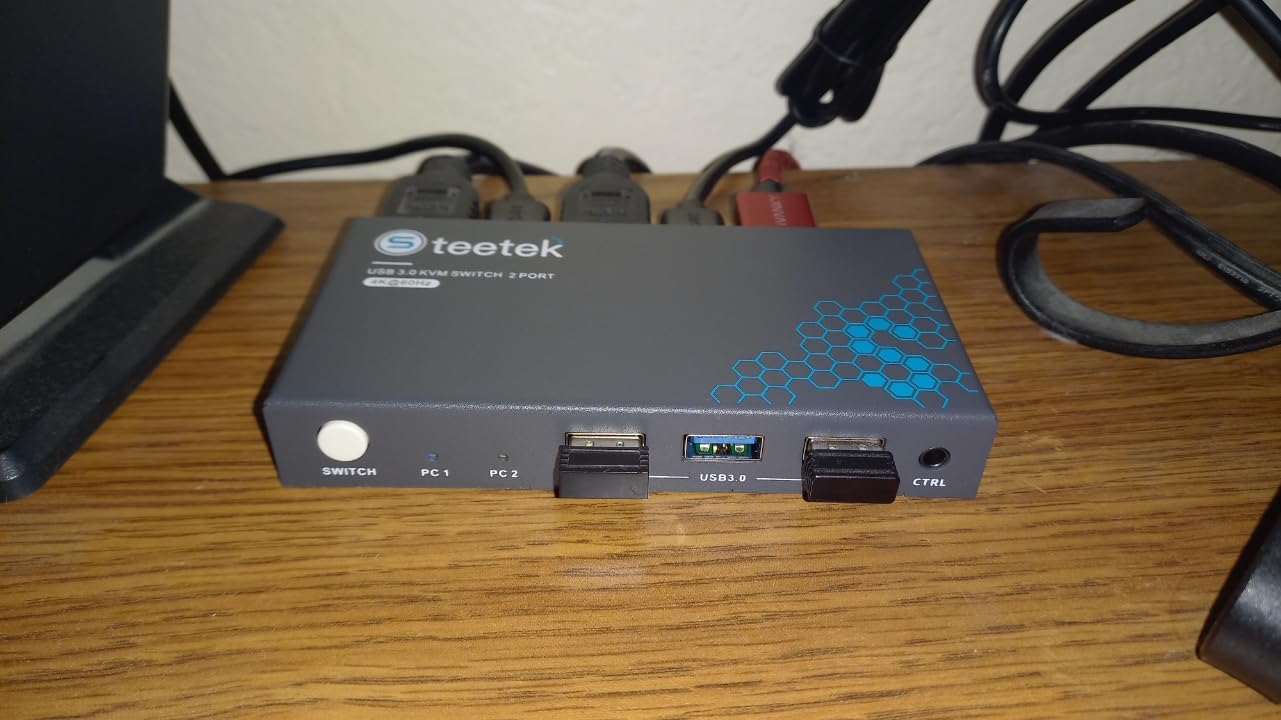 Heravo USB 3.0 HDMI KVM Switch 2 Monitors 2 Computers, 4K@60Hz Dual Monitor customer photo 2