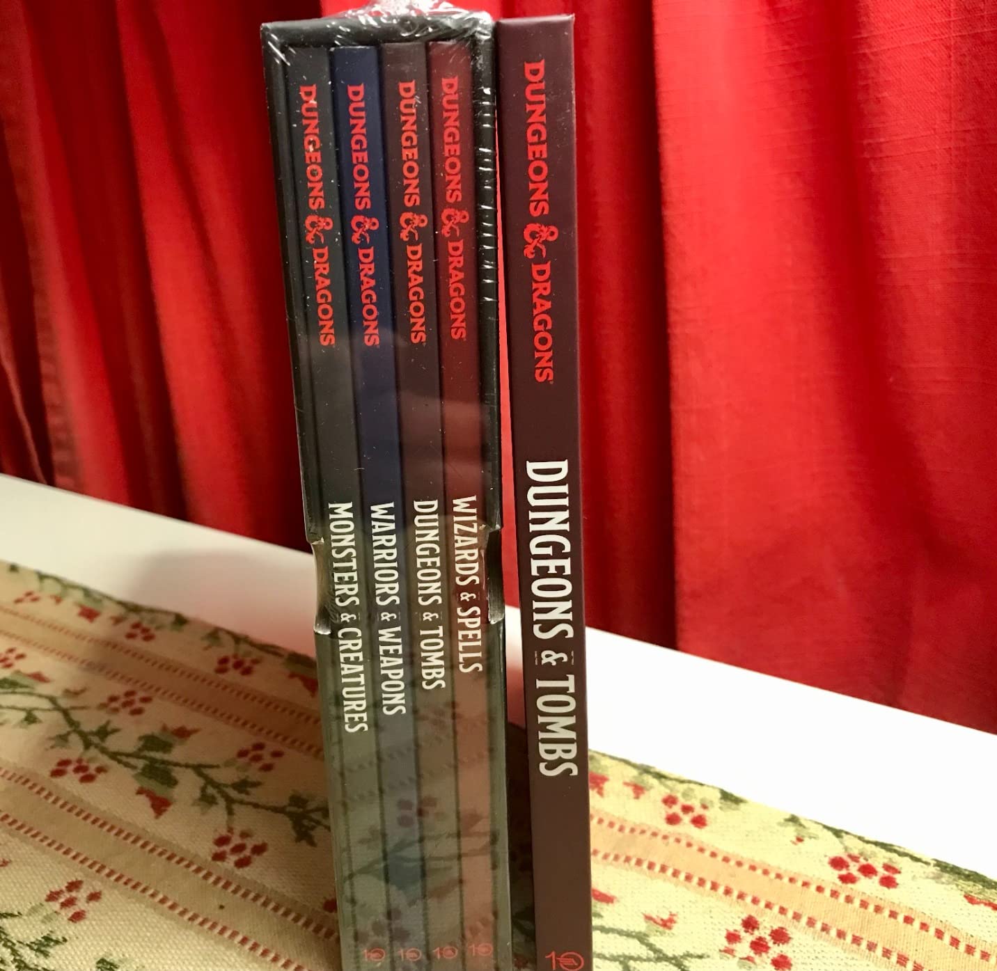 The Young Adventurer's Collection Box Set 1 [Dungeons & Dragons 4 Books]: Monsters & Creatures, Warriors & Weapons, Dungeons & Tombs, and Wizards & ... & Dragons Young Adventurer's Guides) customer photo 1