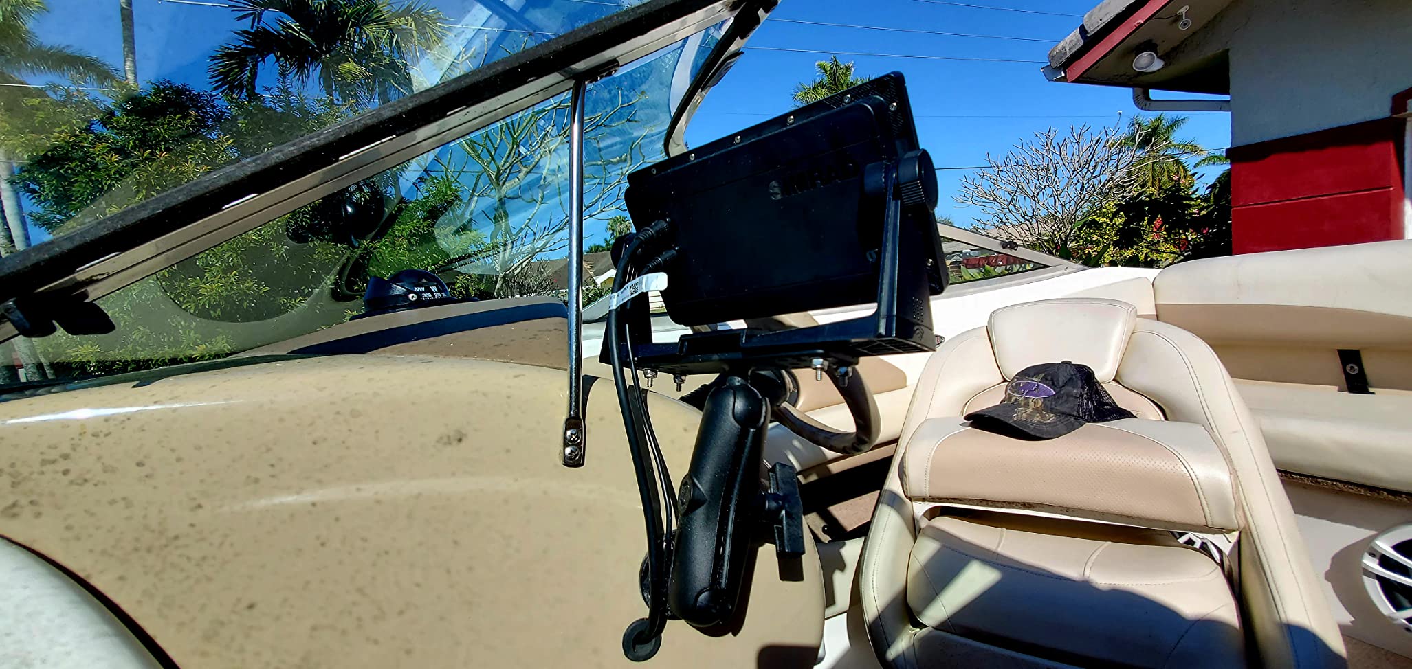 RAM MOUNTS Fish Finder and GPS Mount with Medium Arm, Drill-Down Base customer photo 1
