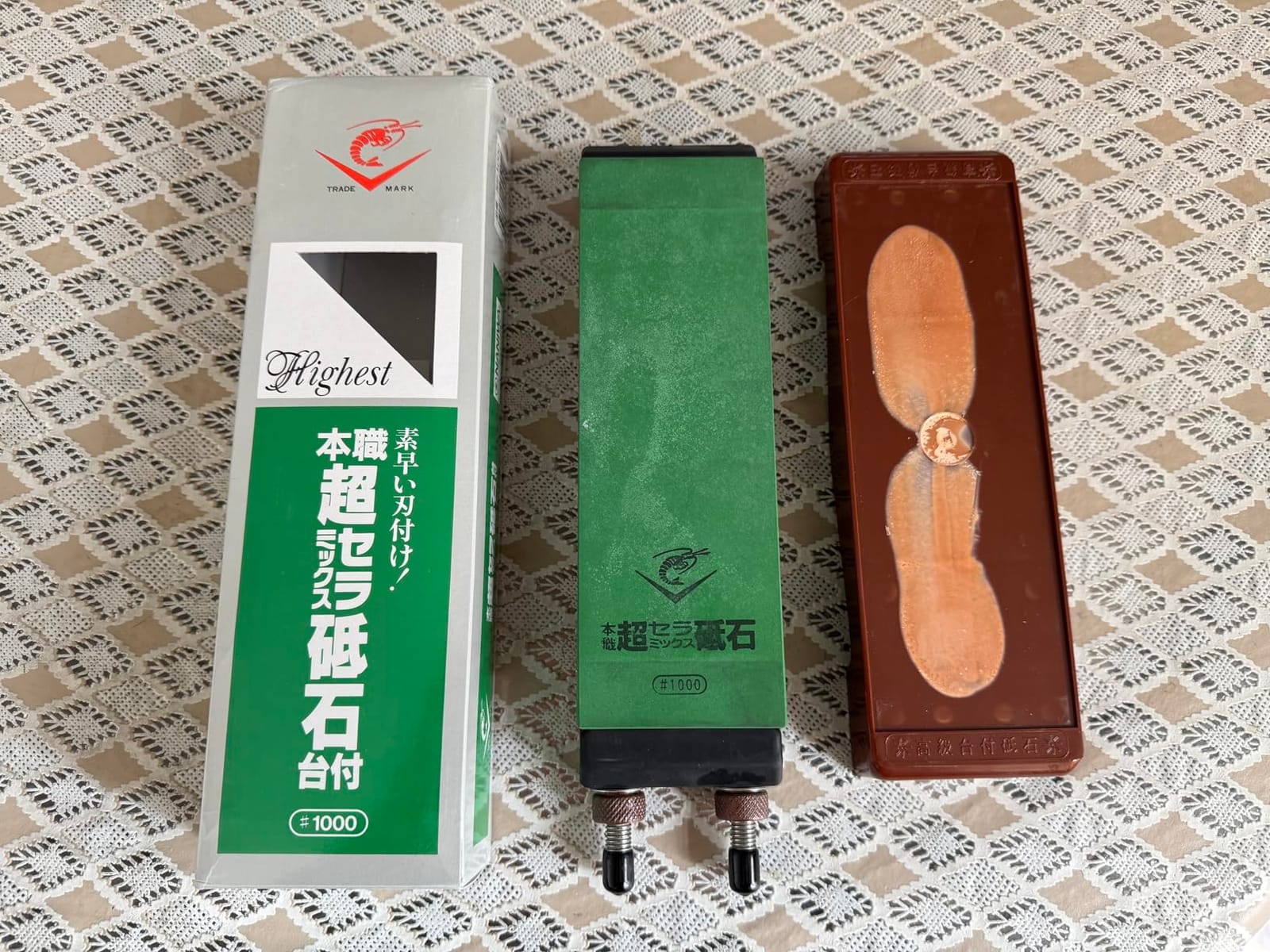 1,000 Grit Super Ceramic Water Stone with a Base (Japan Import) customer photo 1