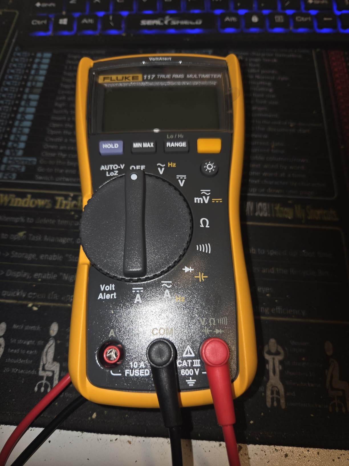 Fluke 117 Digital Multimeter, Non-Contact AC Voltage Detection, Measures Resistance/Continuity/Frequency/Capacitance/Min Max Average, Automatic AC/DC Selection, Low Impedance Mode customer photo 2