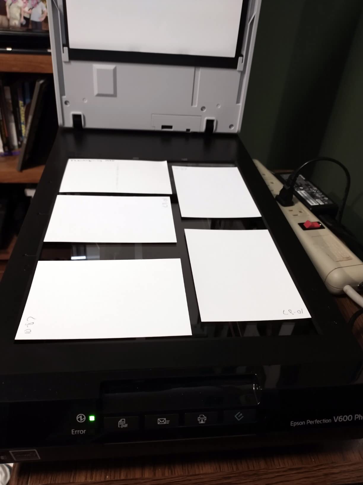 Epson Perfection V600 Photo Wired USB Connectivity Color Scanner - 6400 x 9600 dpi, Enlargements up to 17