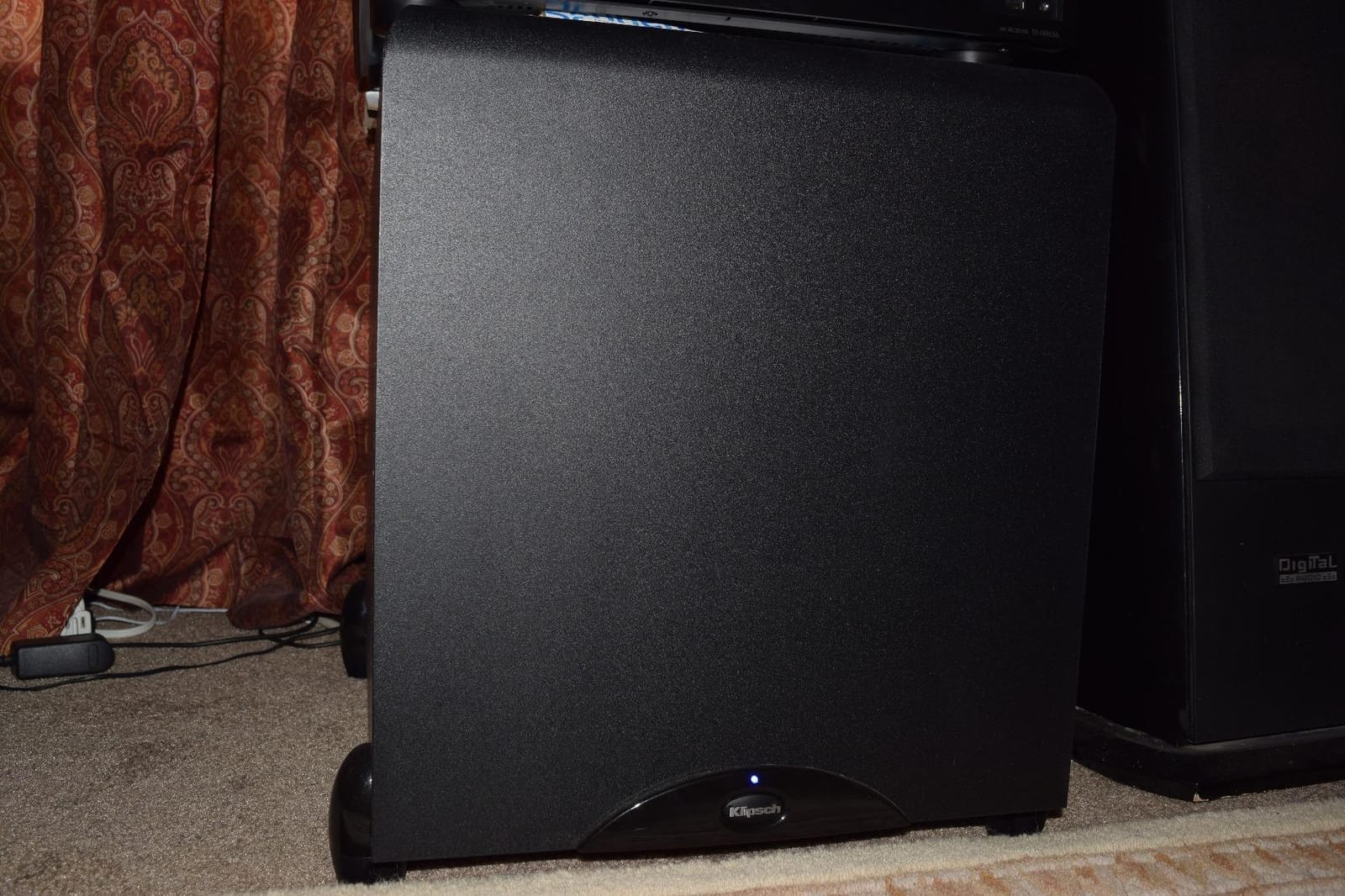Klipsch Sub-12HG Synergy Series 12-Inch 300-Watt Subwoofer with High Gloss Trim (Black) customer photo 1