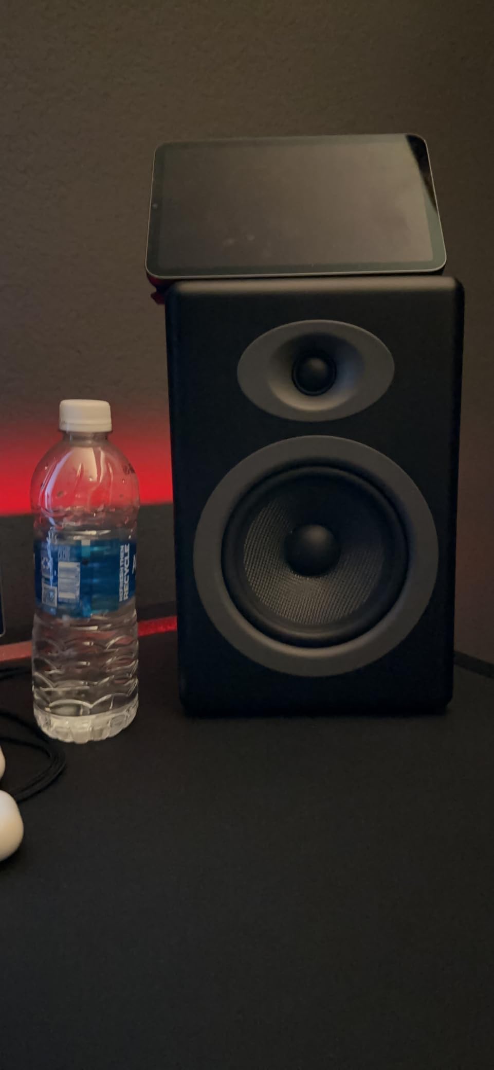 Audioengine A5+ Wired Bookshelf Speakers – Powered Speakers | for Turntables, Vinyl Records, Music Streaming and Home Theater - White customer photo 1