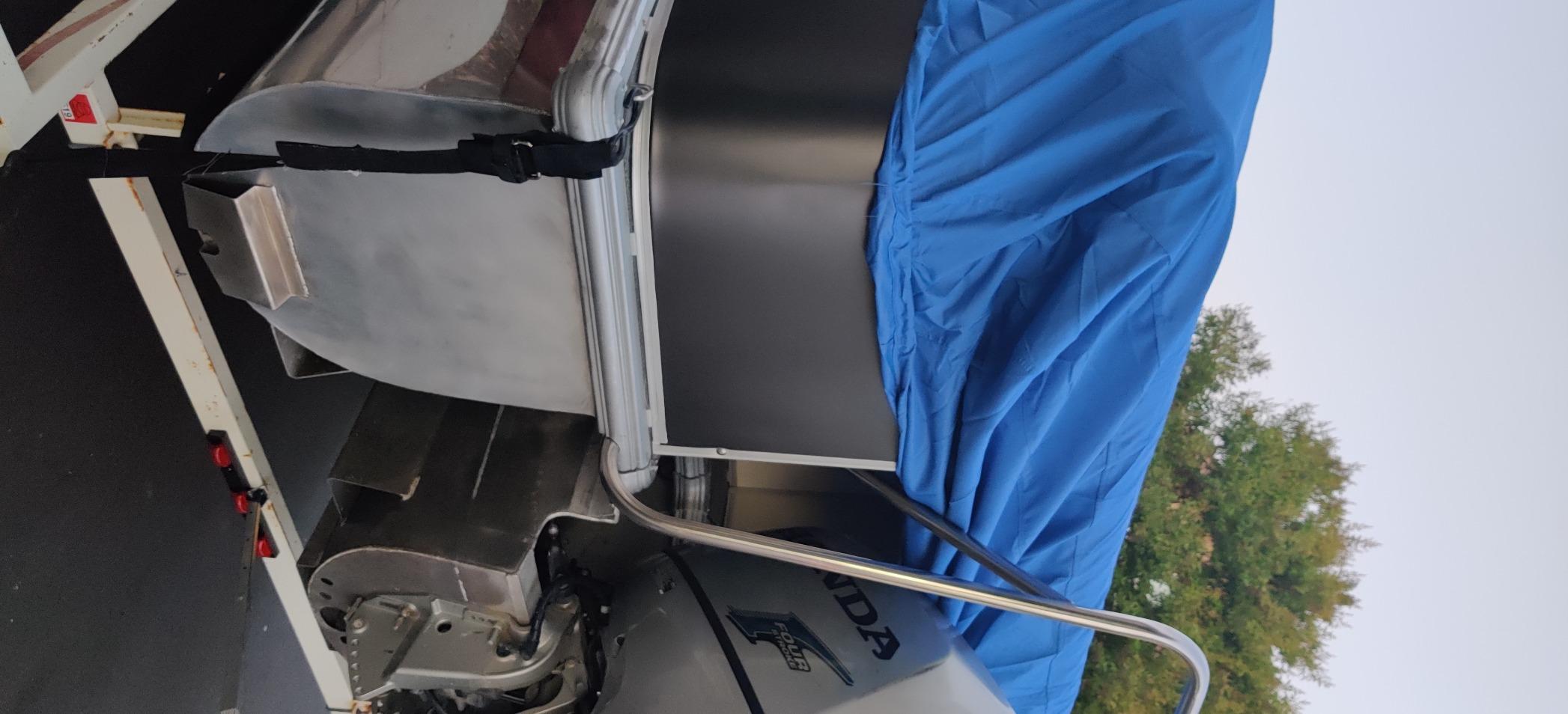 Budge 600 Denier Waterproof Pontoon Boat Cover, Fits Boats 20-24 ft Long customer photo 1
