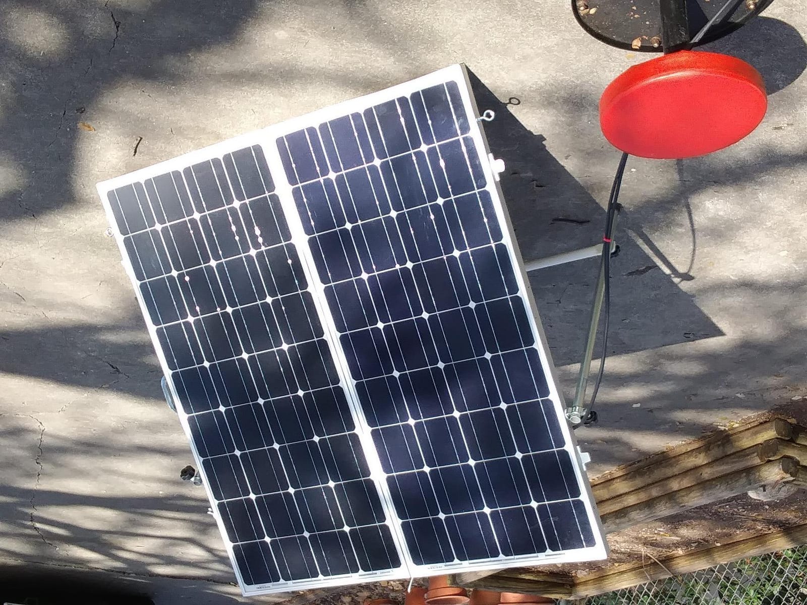 Renogy 200W 12V Monocrystalline Solar Panel Kit + 30A PWM Charge Controller customer photo 2