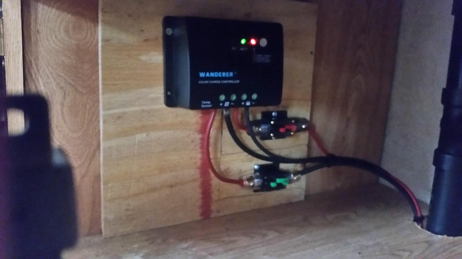 Renogy 100W 12V Solar Panel Starter Kit with 30A PWM Controller customer photo 2