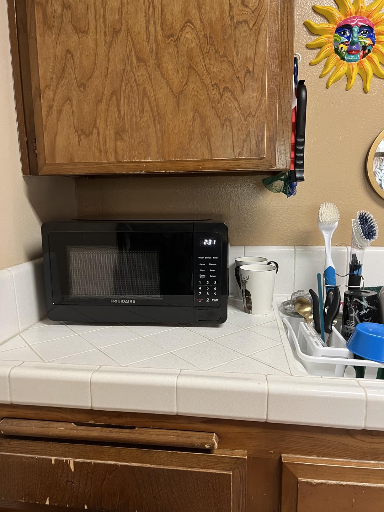 FRIGIDAIRE EMW733BLACKAMZ 0.7 Cu. Ft. Microwave, Black customer photo 2