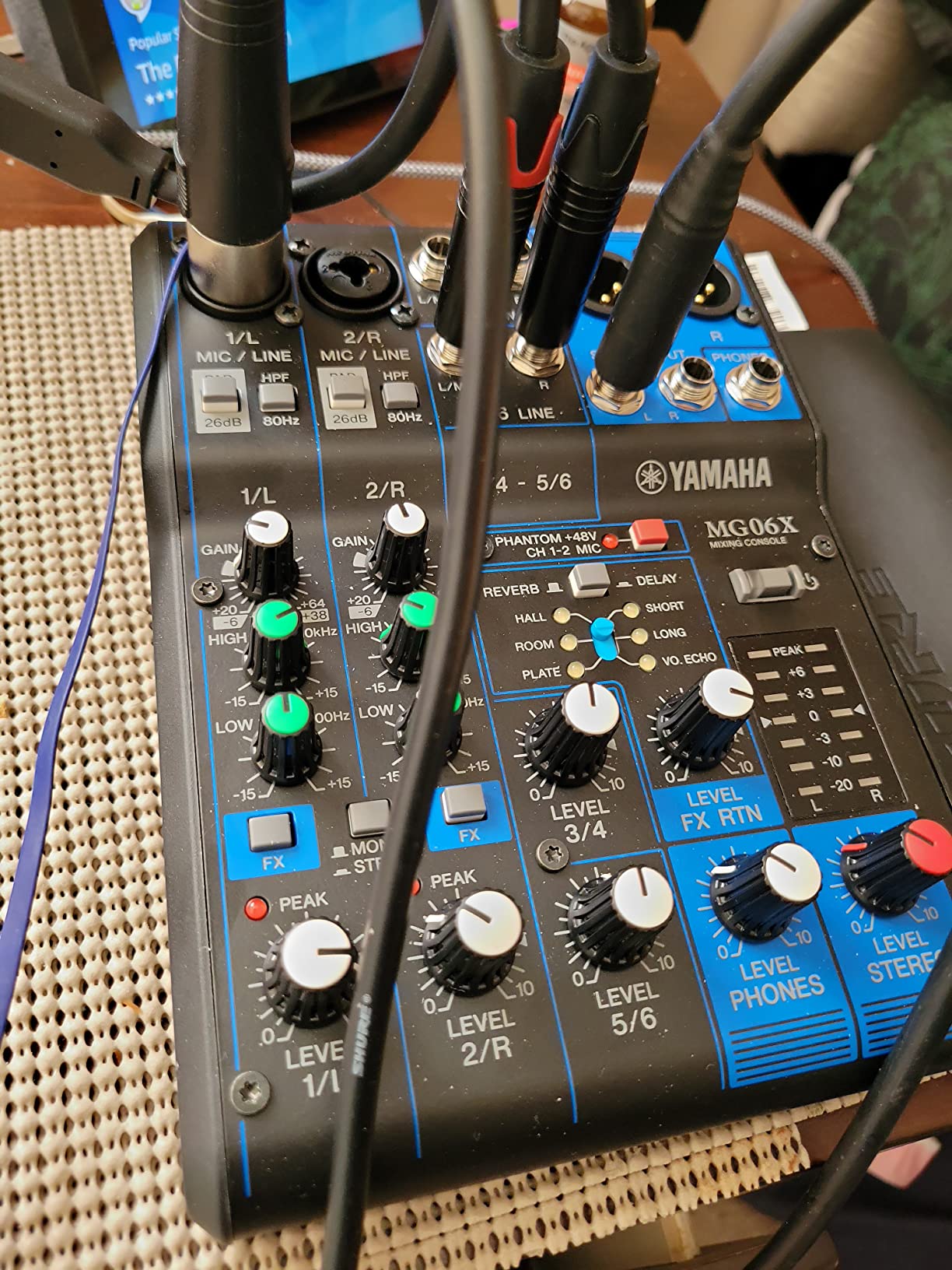 YAMAHA MG06X 6-Input Compact Stereo Mixer with Effects customer photo 1