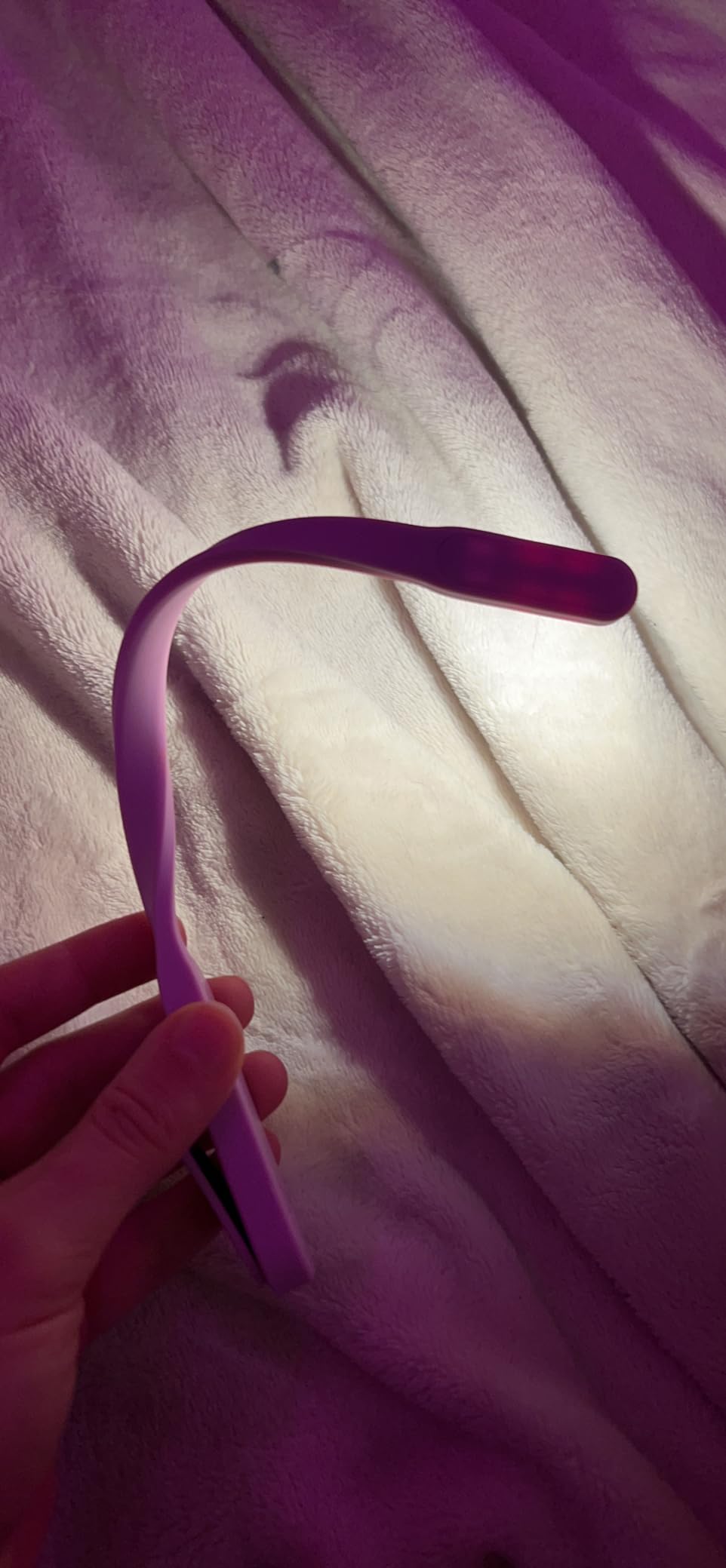 The Original Mighty Bright Recharge Clip On Rechargeable Book Light Reading Light, Warm Eye Care LEDs, Flexible, Durable, Dimmable, Perfect for Kids, Bookworms, Reading in Bed, Lasts 60 Hours (White) customer photo 1