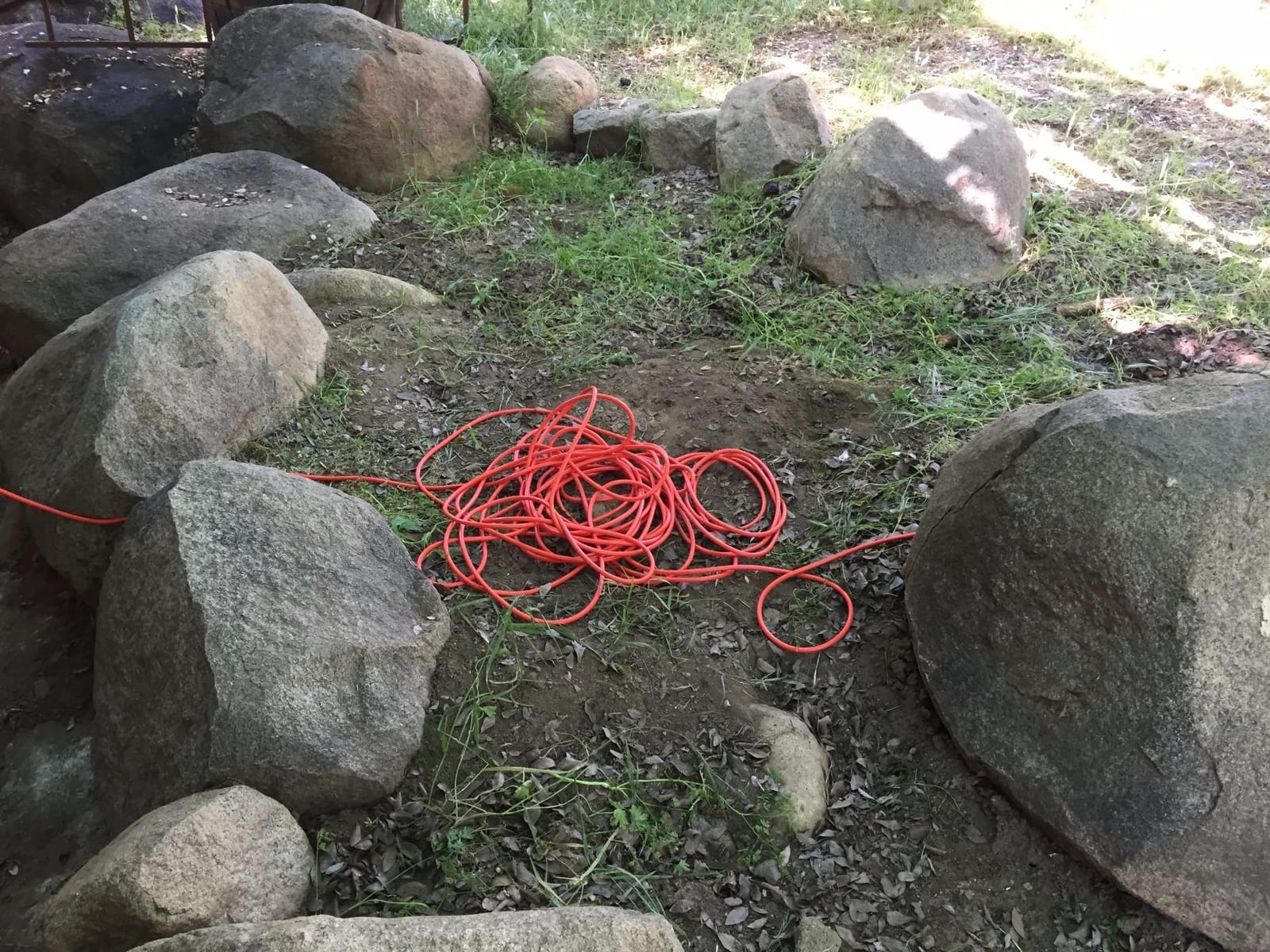 Amazon Basics 50-Foot 3-Prong Indoor/Outdoor Extension Cord, Heavy-Duty, 13 Amps, 1625 Watts, 125 VAC, Orange customer photo 1