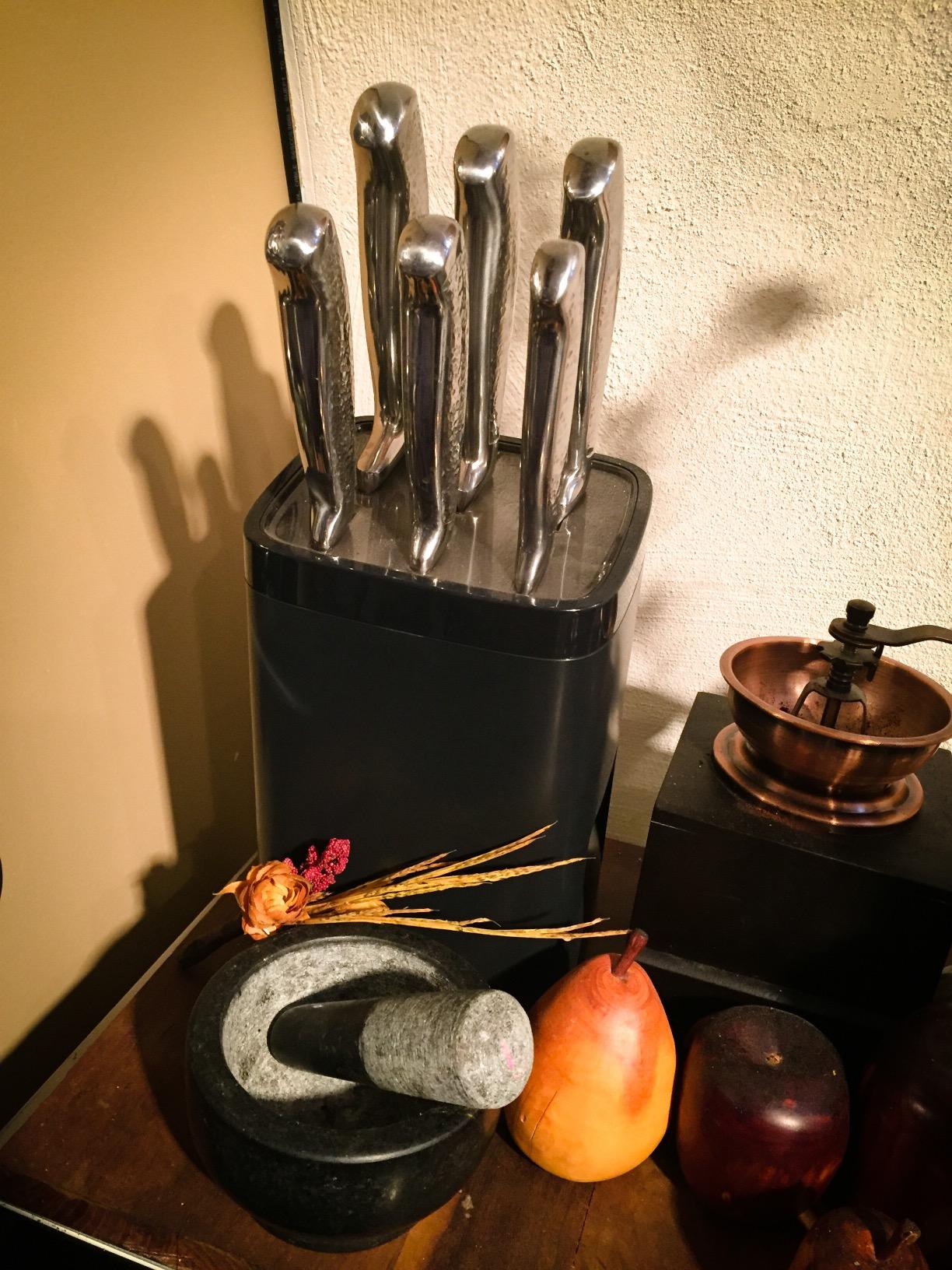 Joseph Joseph Self Locking Universal Knife Block, Black customer photo 1