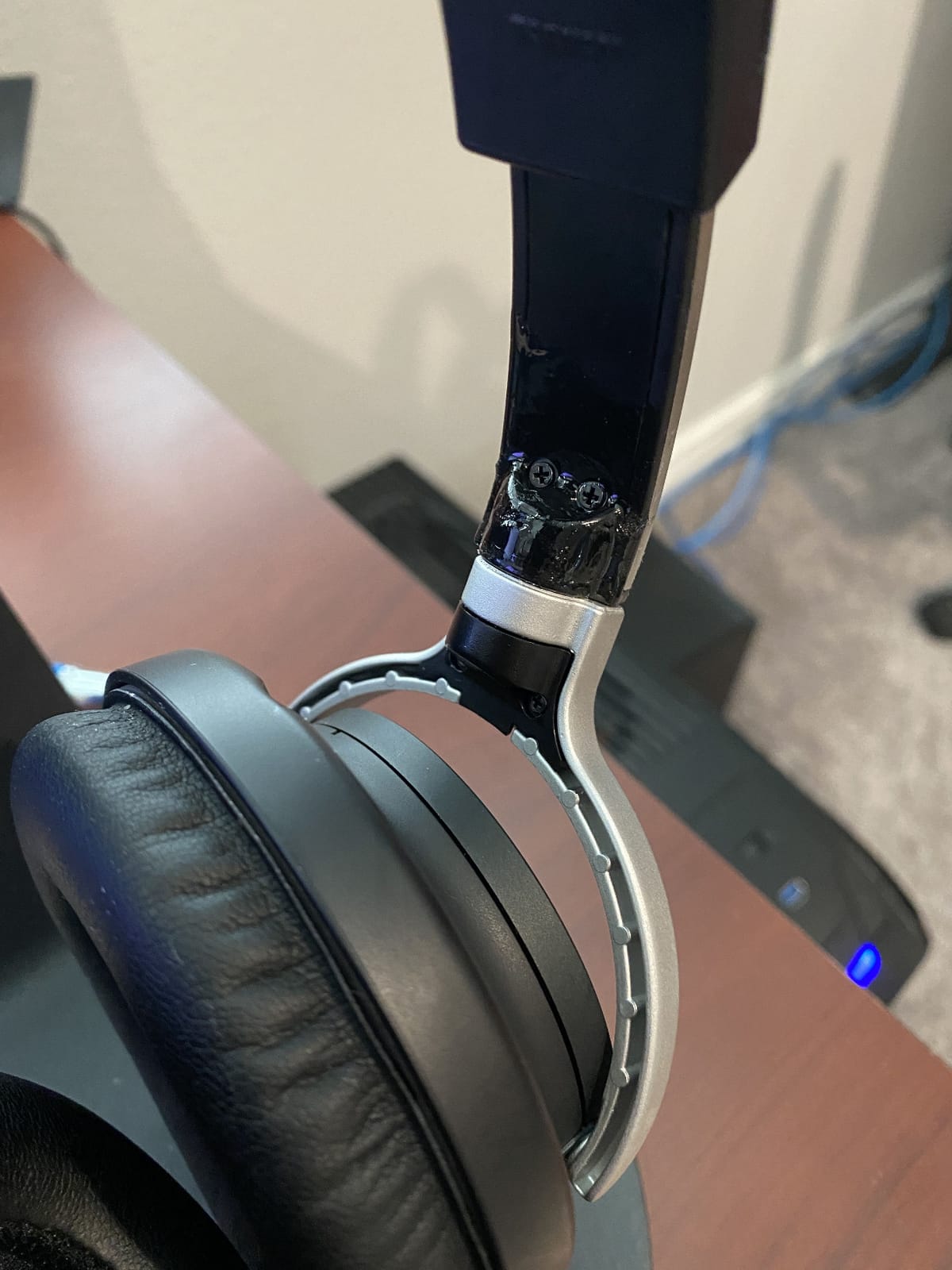 Audio-Technica ATH-M70x Closed-Back Dynamic Professional Studio Monitor Headphones customer photo 1