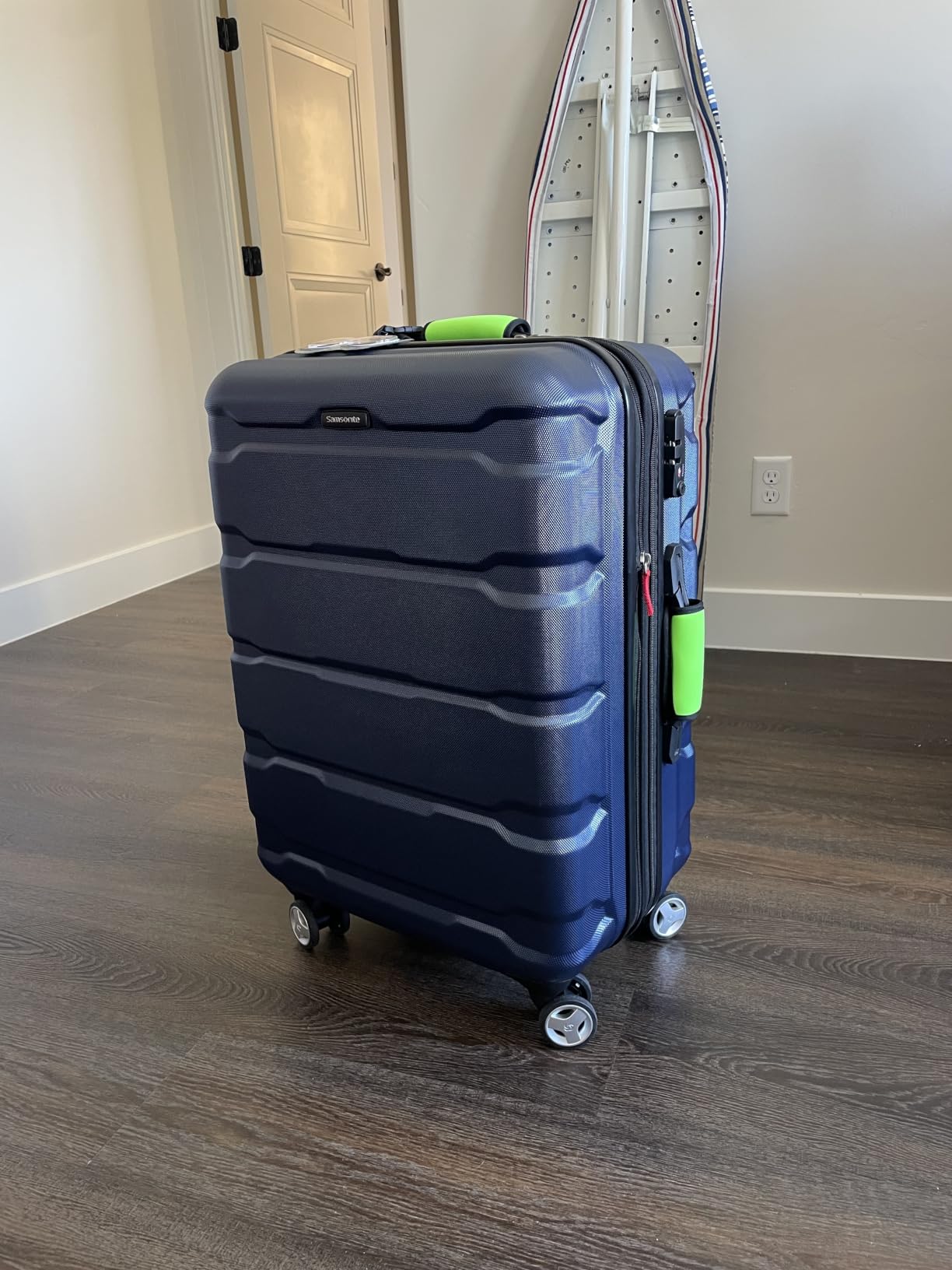 Samsonite Omni PC Hardside Expandable Luggage with Spinner Wheels, Caribbean Blue, 3-Piece Set (20/24/28) customer photo 1