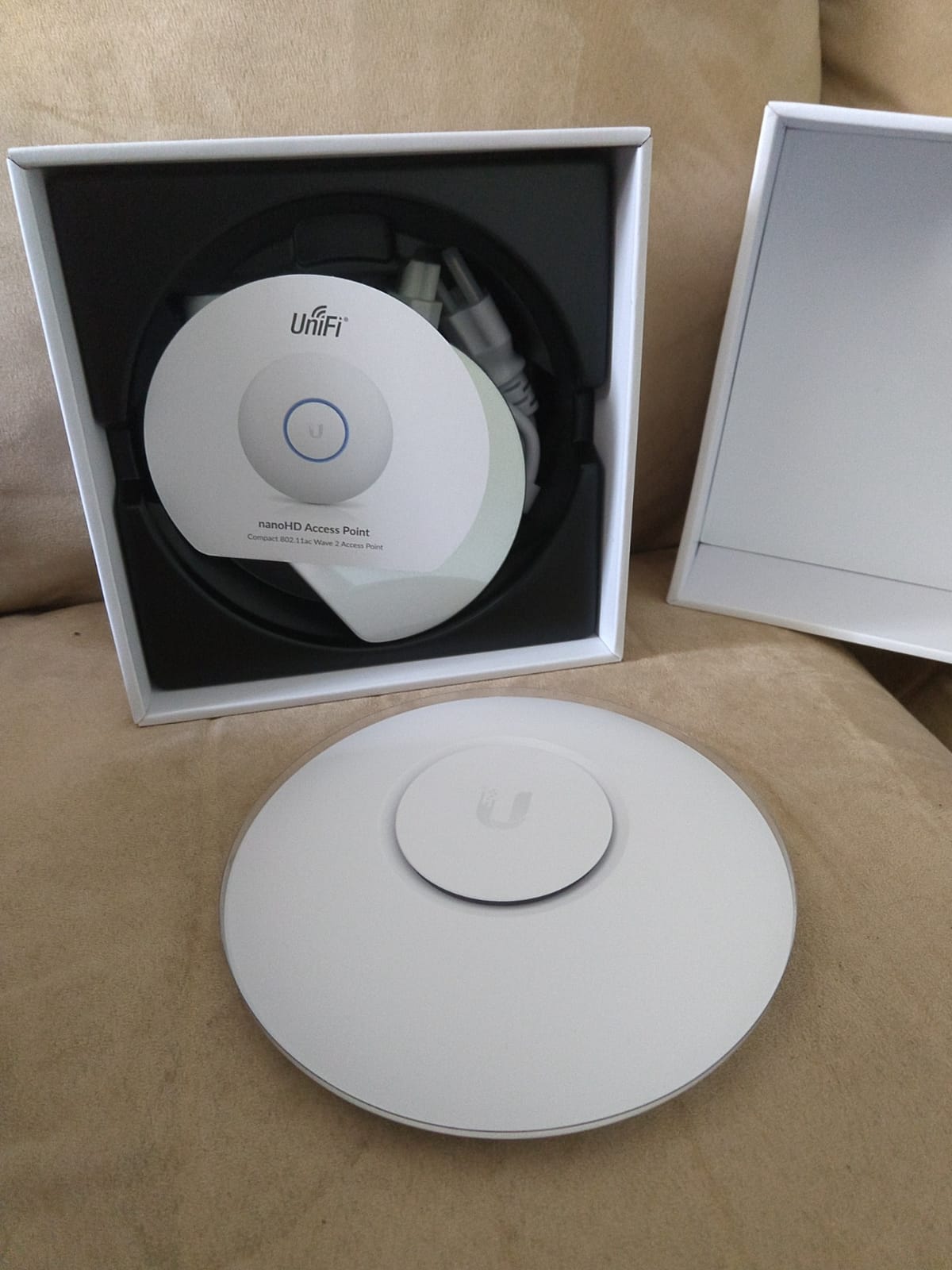 Ubiquiti Networks UniFi UAP-AC-PRO, 3dBi, 22dBm, 450Mbps, 3x3 @ 2. 4GHz / 5GHz, 1300Mbps, 2xGigabit, 122m customer photo 1