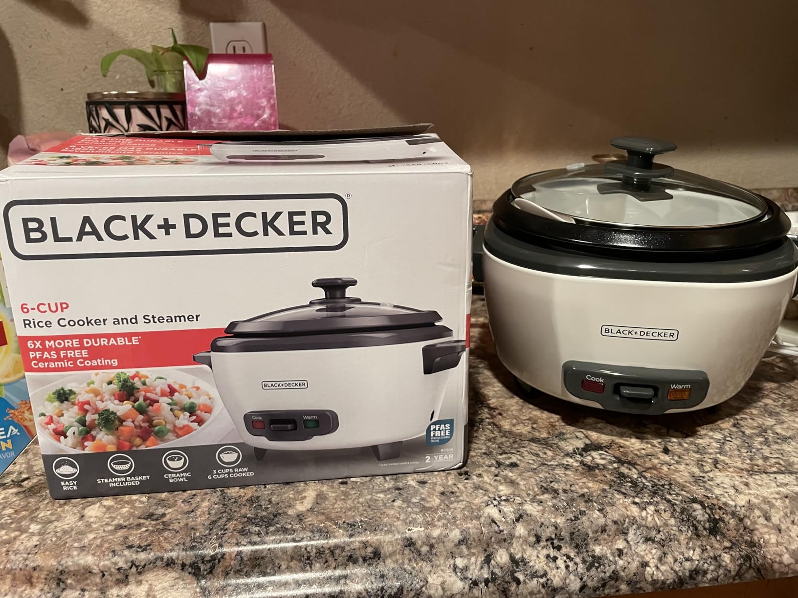 BLACK+DECKER 6-Cup Rice Cooker with Steaming Basket customer photo 1