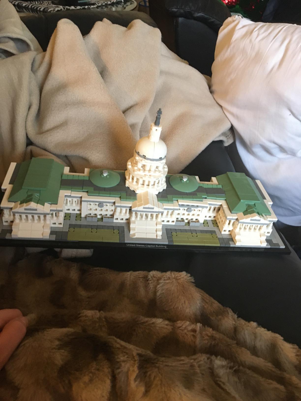 LEGO Architecture 21030 United States Capitol Building Kit (1032 Pieces) customer photo 2