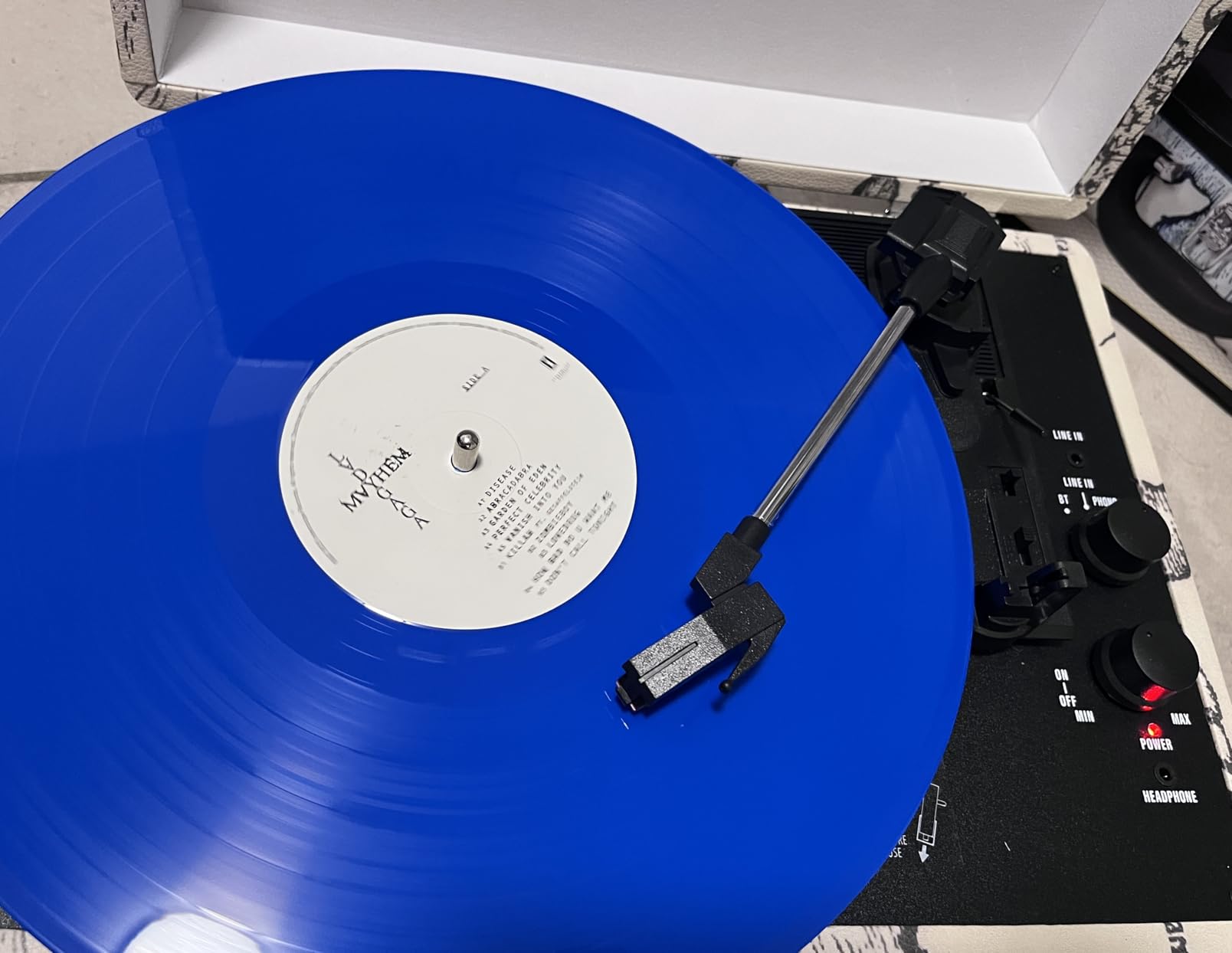 Victrola Journey - Bluetooth Suitcase Record Player - Geo customer photo 1