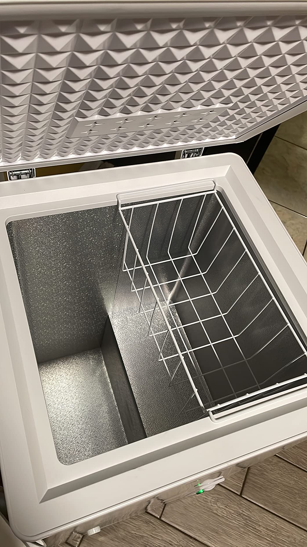 Koolatron Deep Freezer - Chest Freezer, 1 Wire Basket, Garage Ready, Meat Storage, Front Drain, Congelador For Home, Apartment, Basement, Dorm, Cottage, Manual Defrost, Stand Up, 3.5 Cubic Feet, White customer photo 2