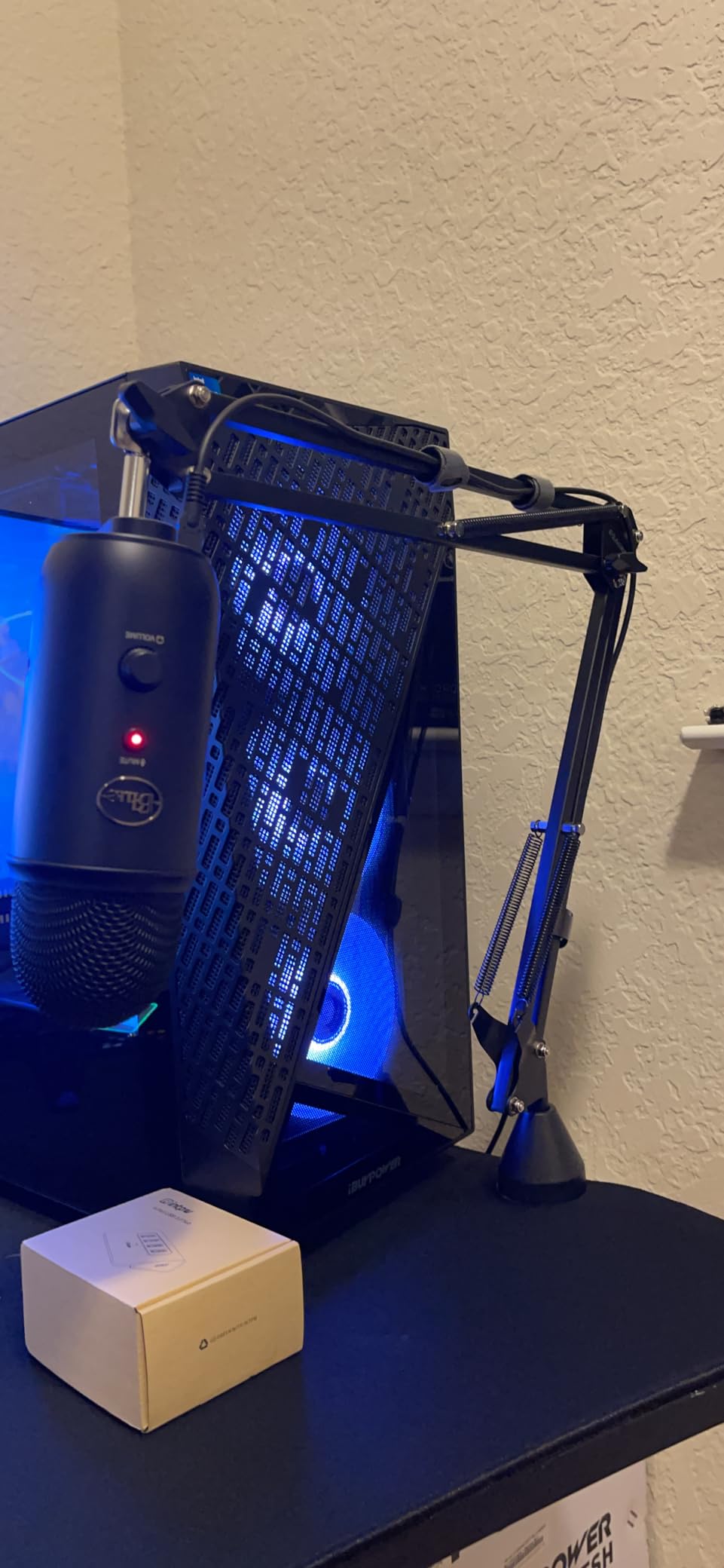 Microphone Arm,Aokeo AK-35 Microphone Desk Stand-Microphone Suspension Boom Scissor Arm Stand For Blue Yeti,Blue Snowball iCE,QuadCast,Elgato customer photo 2