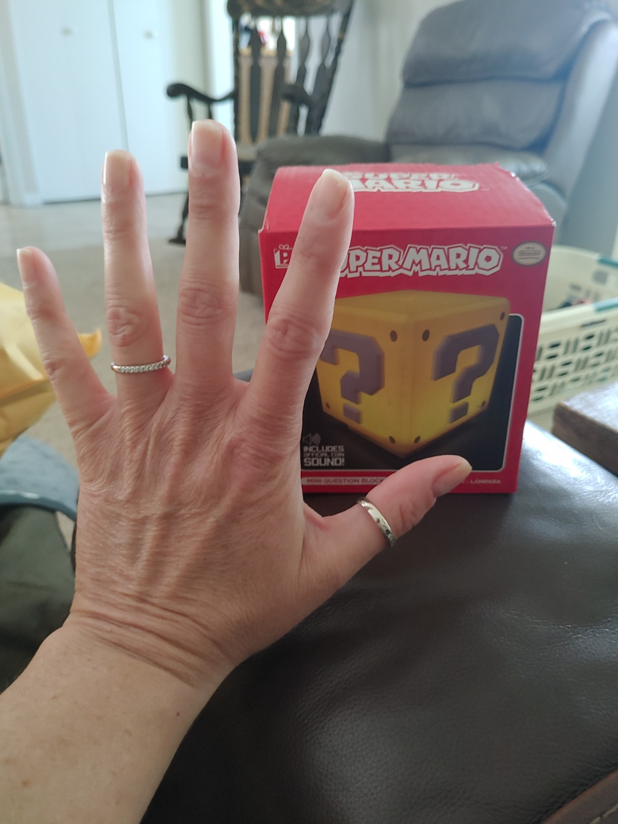 Paladone Super Mario Mini Question Block Light - Officially Licensed Super Mario Bros. Merchandise, Bedroom or Game Room Decor, Retro Gamer Gift, Battery Powered customer photo 1