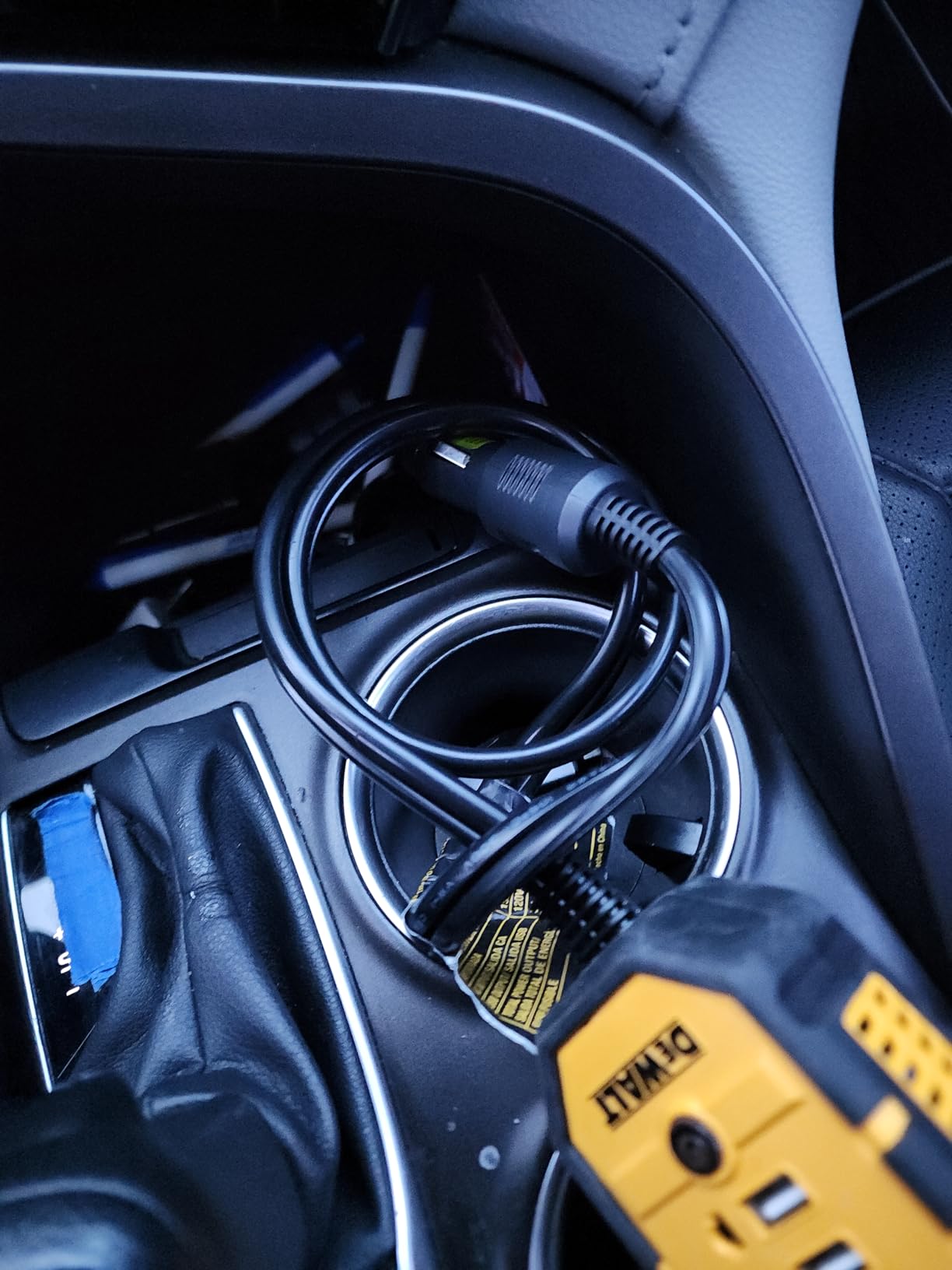 DEWALT DXAEPI140 Power Inverter for Vehicles customer photo 1