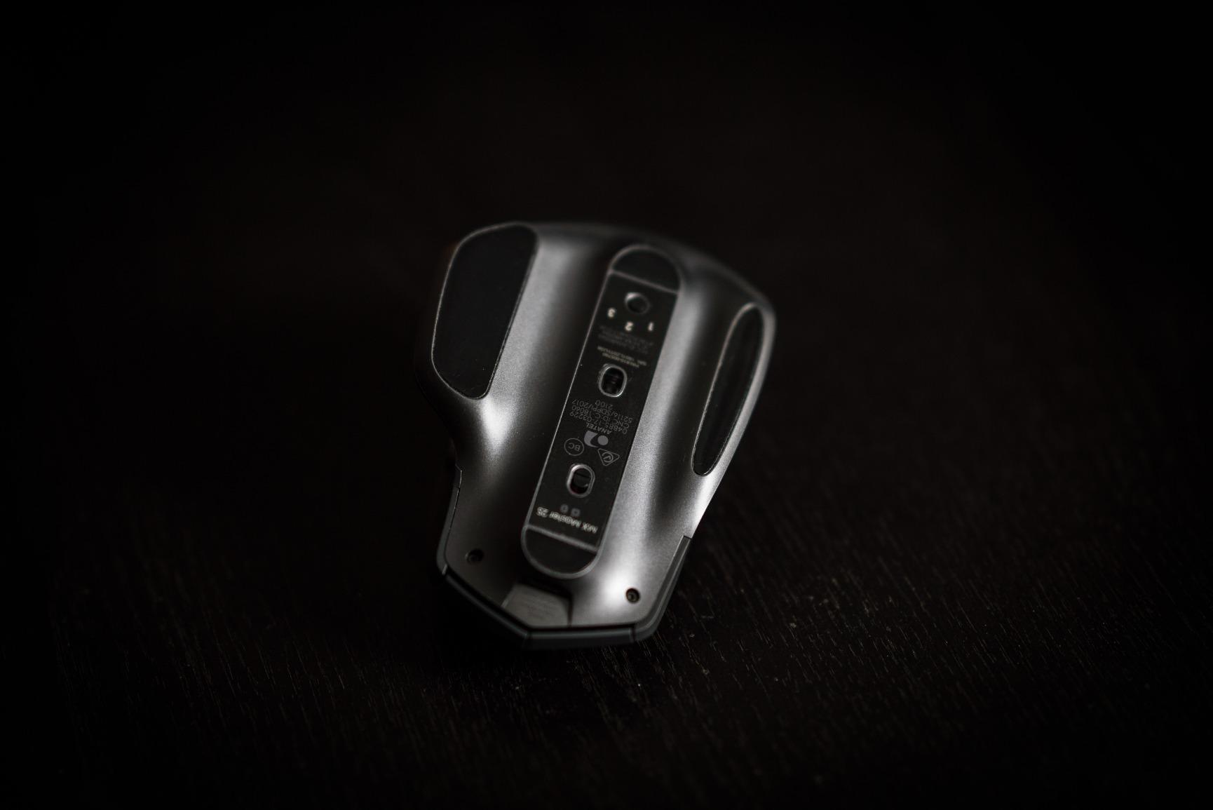 Logitech MX Master 2S Bluetooth Edition Wireless Mouse, Multi-Surface, Hyper-Fast Scrolling, Ergonomic, Rechargeable, Connects Up to 3 Mac/PC Computers,Color-Graphite. customer photo 1