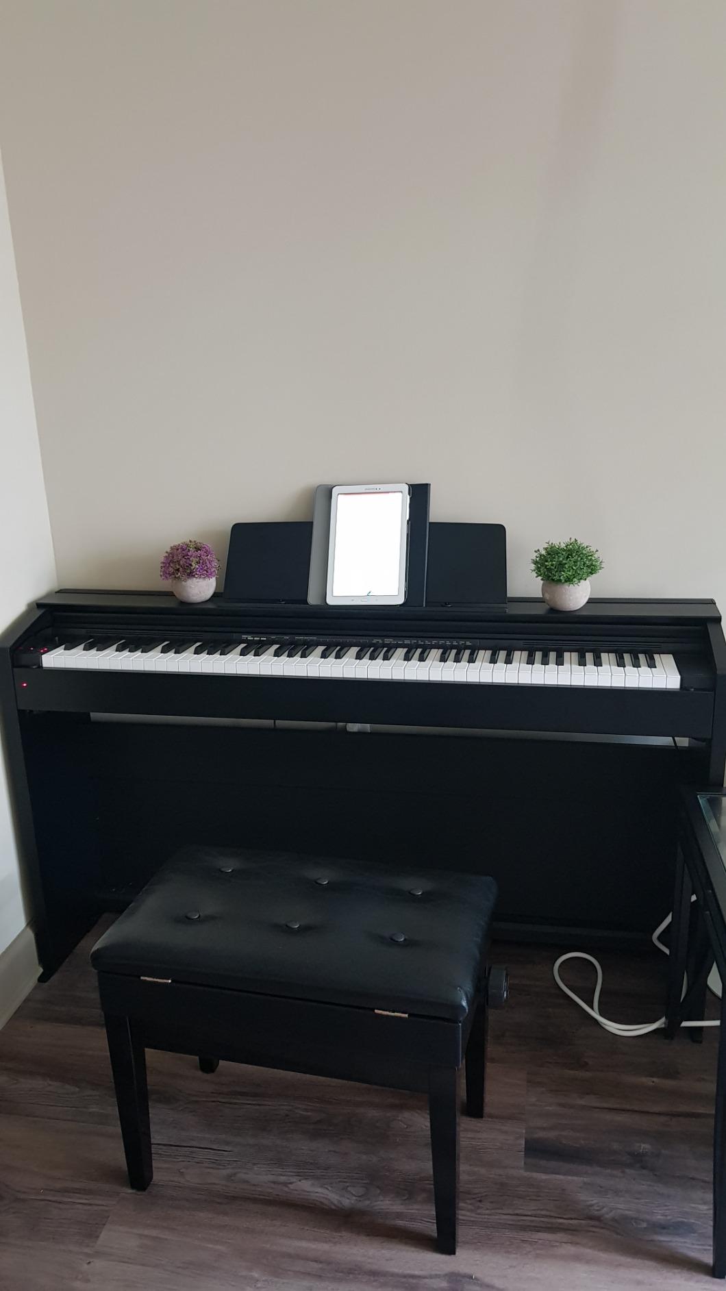 Casio Privia PX-870 – 88-Key Weighted Console Digital Piano | Tri-Sensor II Scaled Hammer Action Keys| Elegant Design | Powerful 40W 4-Speaker Sound, Concert Play, USB-MIDI customer photo 2