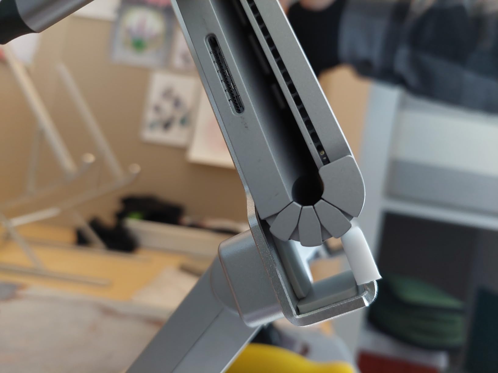KABCON Quality Tablet Stand,Adjustable Foldable Eye-Level Aluminum Solid Up to 15-in Tablets Holder for Microsoft Surface Series Tablets,iPad Series,Samsung Galaxy Tabs,Amazon Kindle Fire,Etc.Silver customer photo 2
