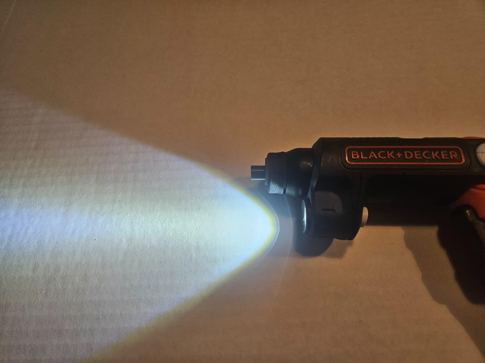 BLACK+DECKER Cordless Screwdriver with LED Light 4V MAX, Electric Screwdriver with 2 Pcs Bit Set (BDCSFL20C) customer photo 2