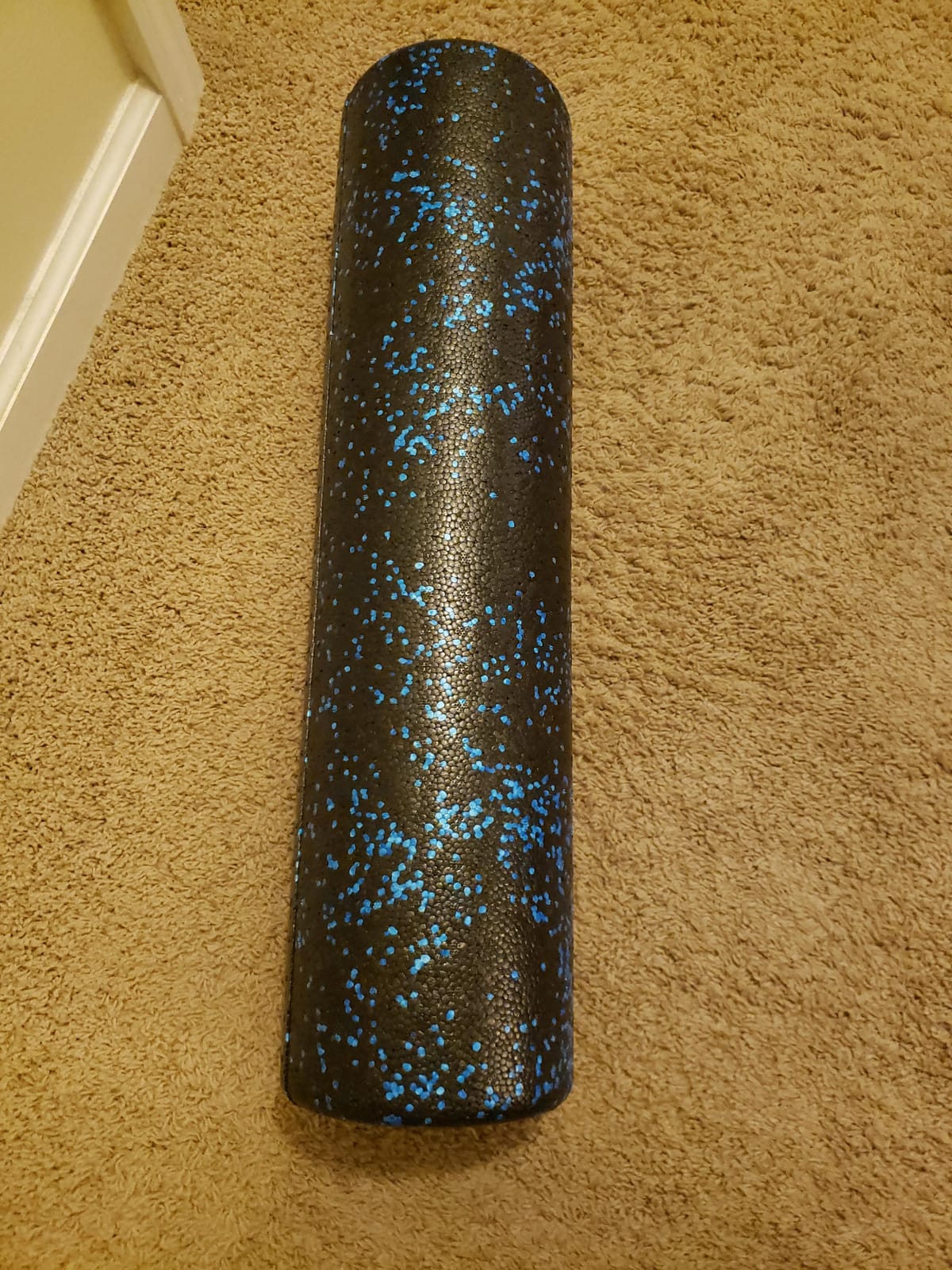 Amazon Basics High Density Foam Roller for Exercise and Recovery, 24 Inches, Blue Speckled customer photo 1