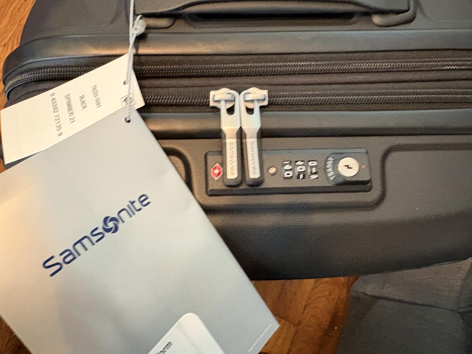 Samsonite Freeform 28-Inch Large Luggage with Dual 360° Spinner Wheels - Checked Suitcase - TSA Lock, Airline-Approved - Lightweight Durable Polypropylene Expandable Hardshell - Navy customer photo 1