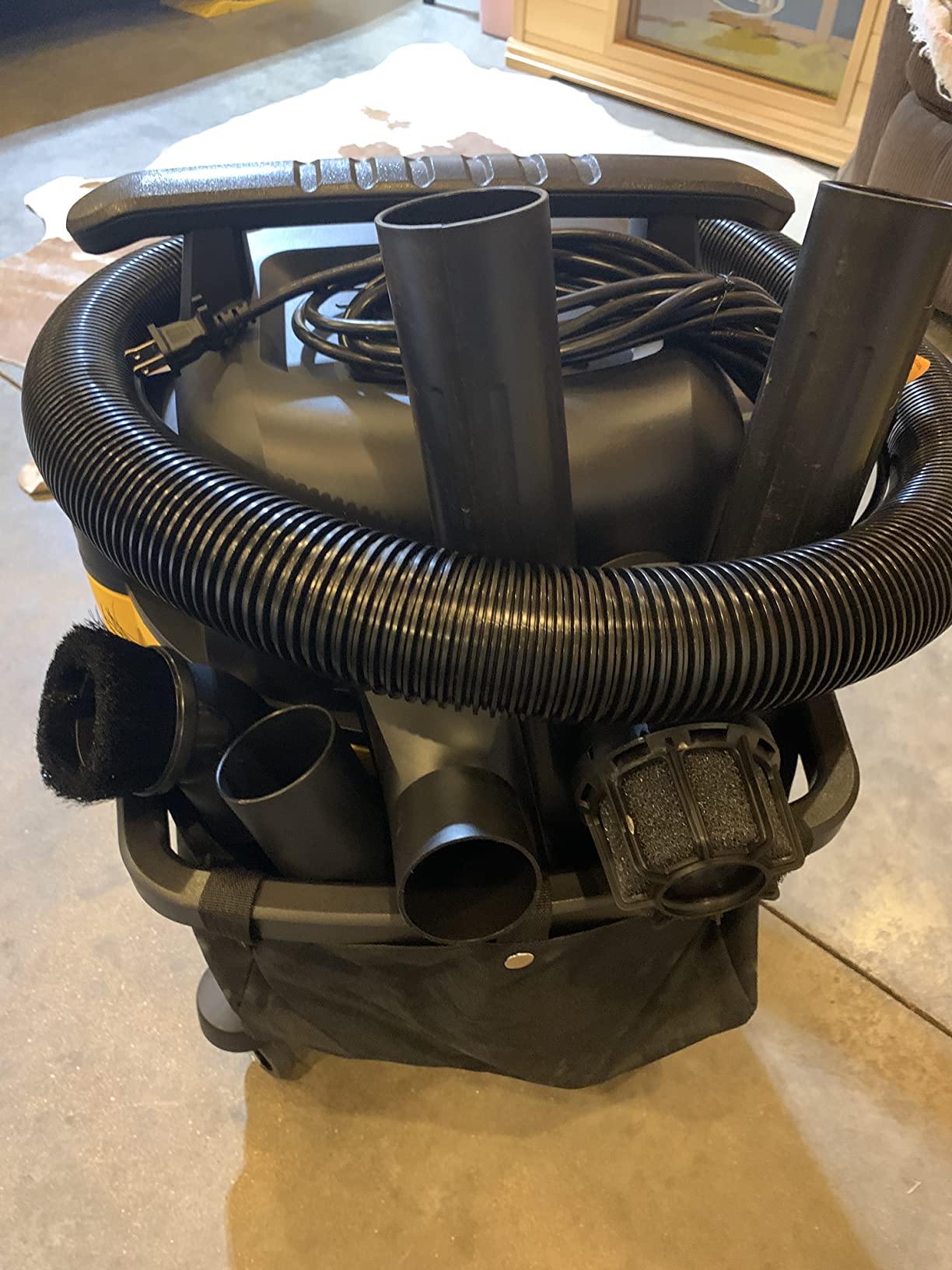 DEWALT 12 Gal. 5.5 HP Poly Wet/Dry Vacuum with Hose and Accessories DXV12P customer photo 2