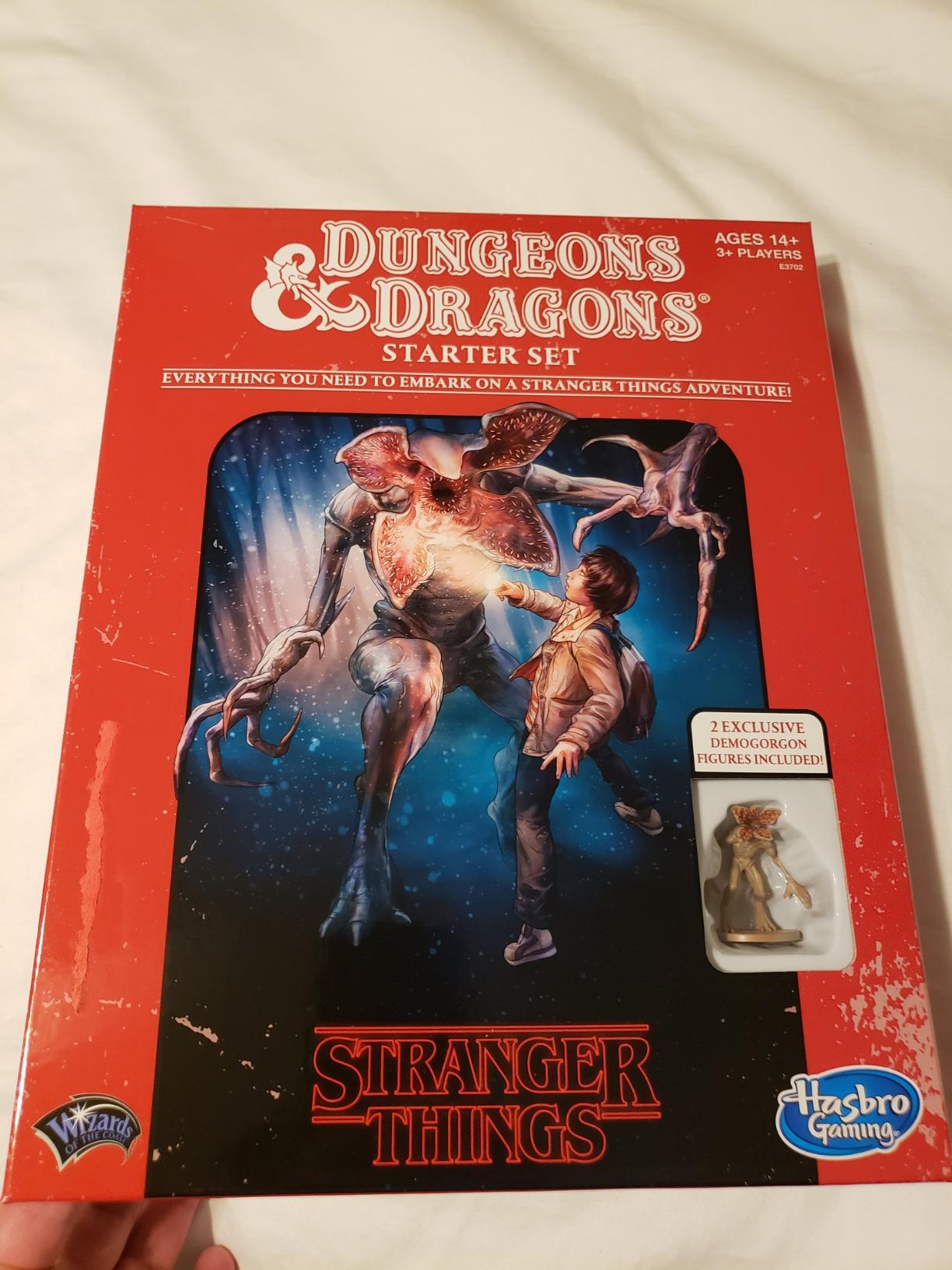 Hasbro Gaming Stranger Things Dungeons & Dragons Roleplaying Game Starter Set, 14 Years+ customer photo 2
