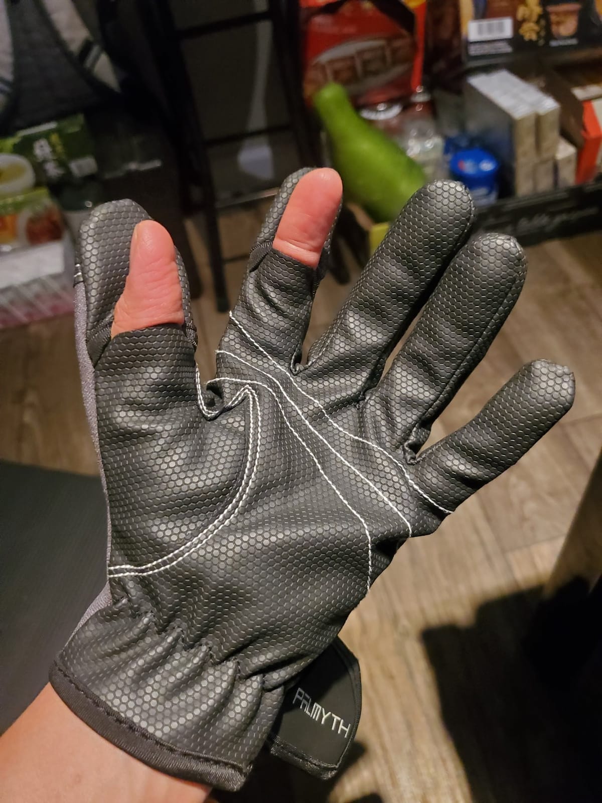 Palmyth Neoprene Fishing Gloves for Men and Women 3 Cut Fingers Flexible Great for Photography Fly Fishing Ice Fishing Running Touchscreen Texting Hiking Jogging Cycling Walking customer photo 1
