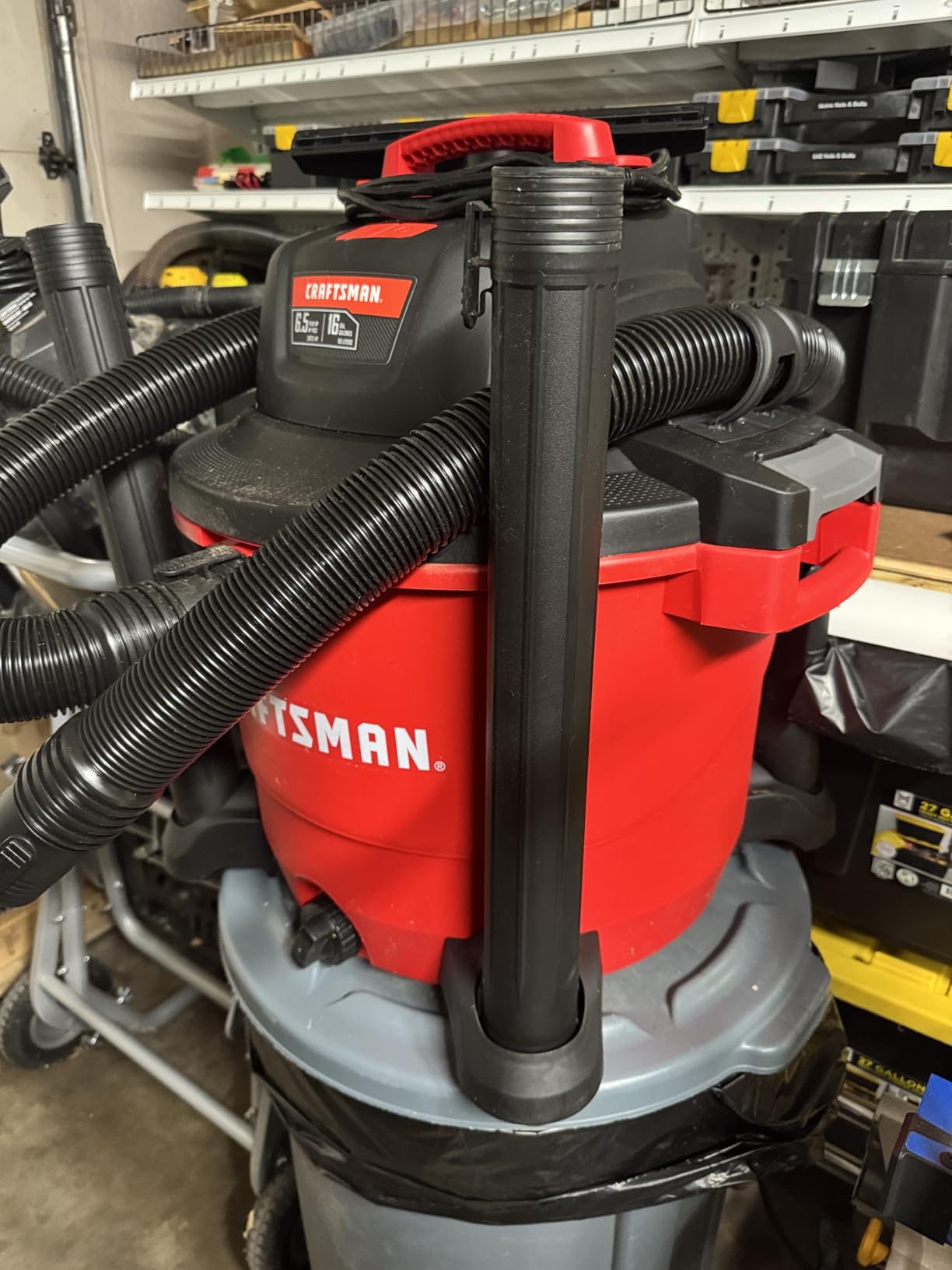 CRAFTSMAN CMXEVBE17595 16 Gallon 6.5 Peak HP Wet Dry Shop Vacuum customer photo 2
