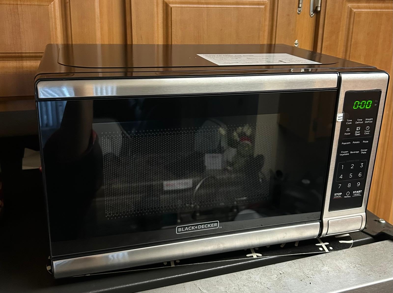 BLACK+DECKER Microwave Oven Countertop, 1.1 Cu.Ft, 1000W, Stainless Steel customer photo 1