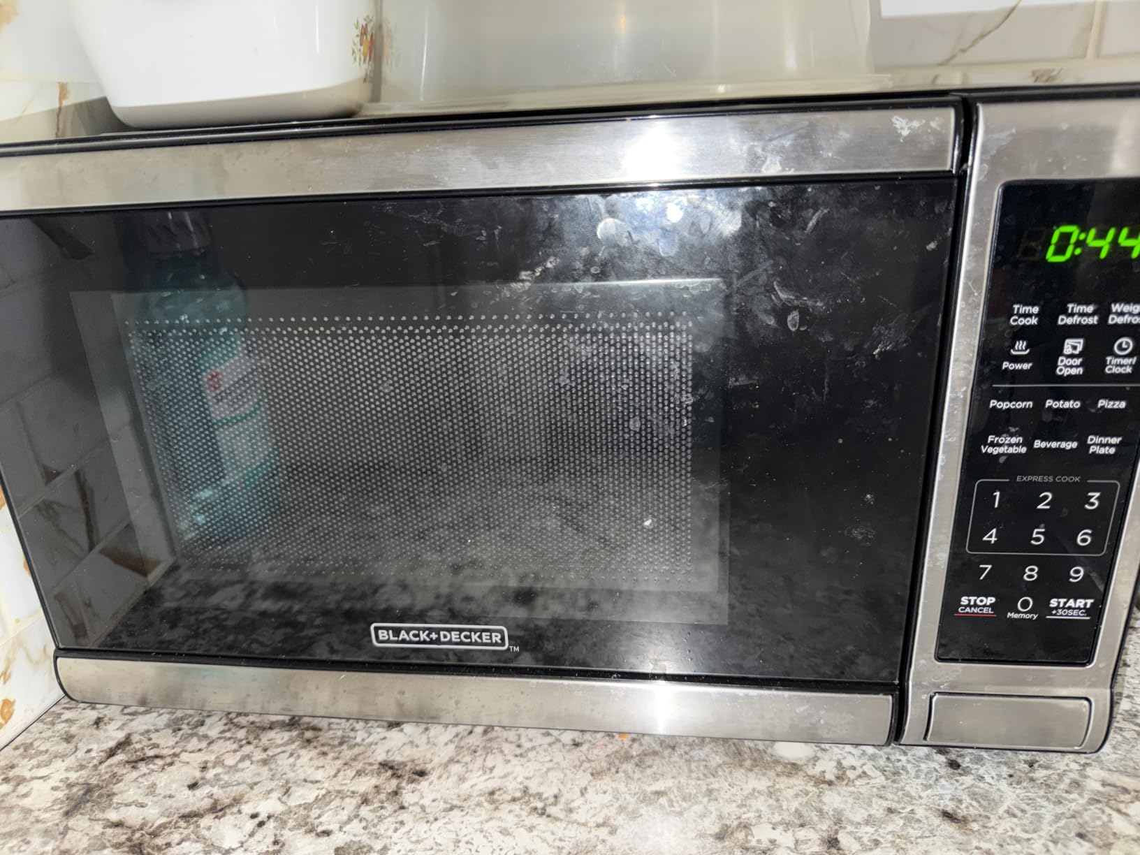 BLACK+DECKER Microwave Oven Countertop, 1.1 Cu.Ft, 1000W, Stainless Steel customer photo 2