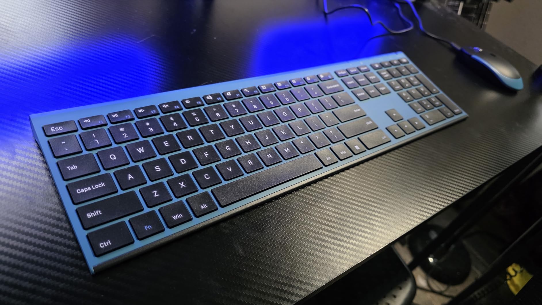 Vssoplor Wireless Keyboard and Mouse, Rechargeable Ultra Slim, Dark Gray customer photo 1