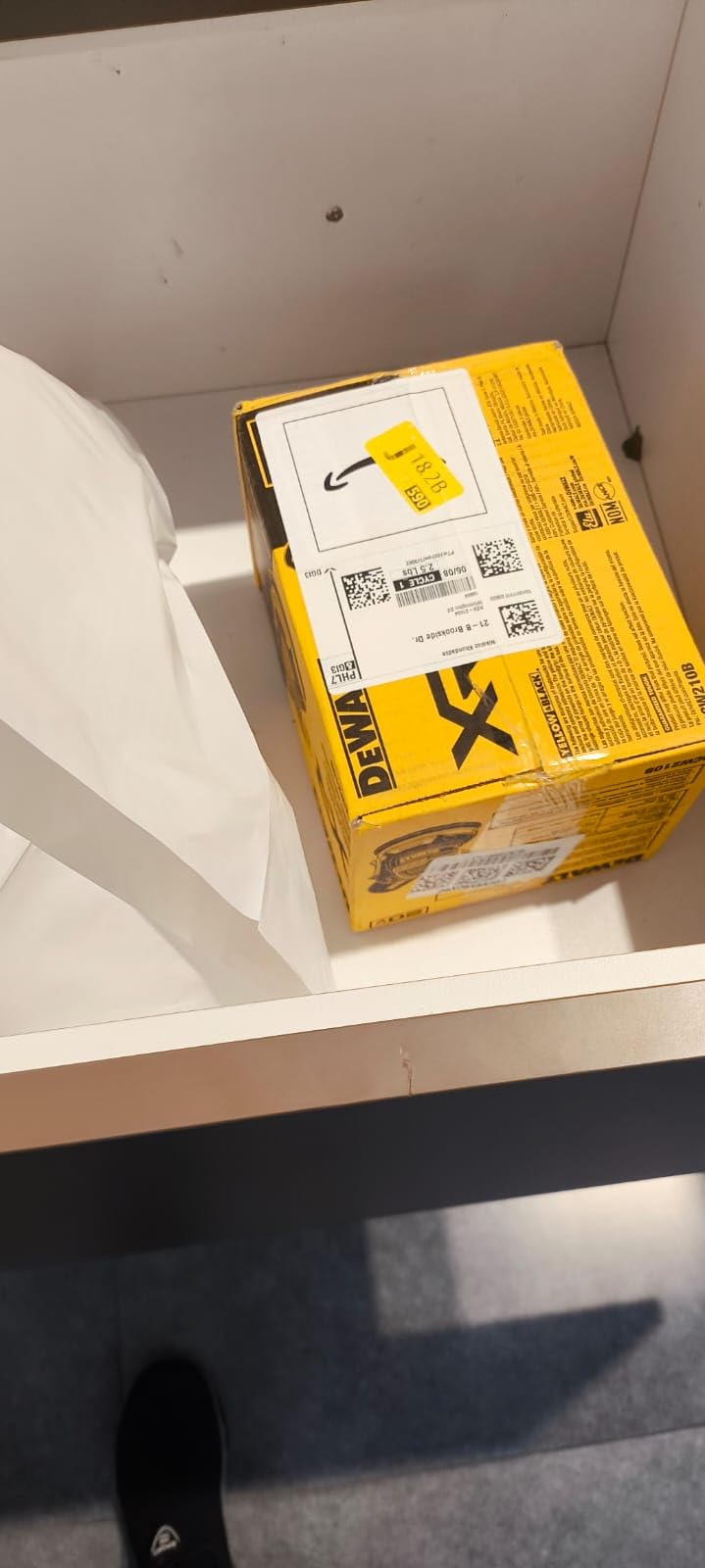 DEWALT 20V MAX Orbital Sander, Tool Only (DCW210B) customer photo 1