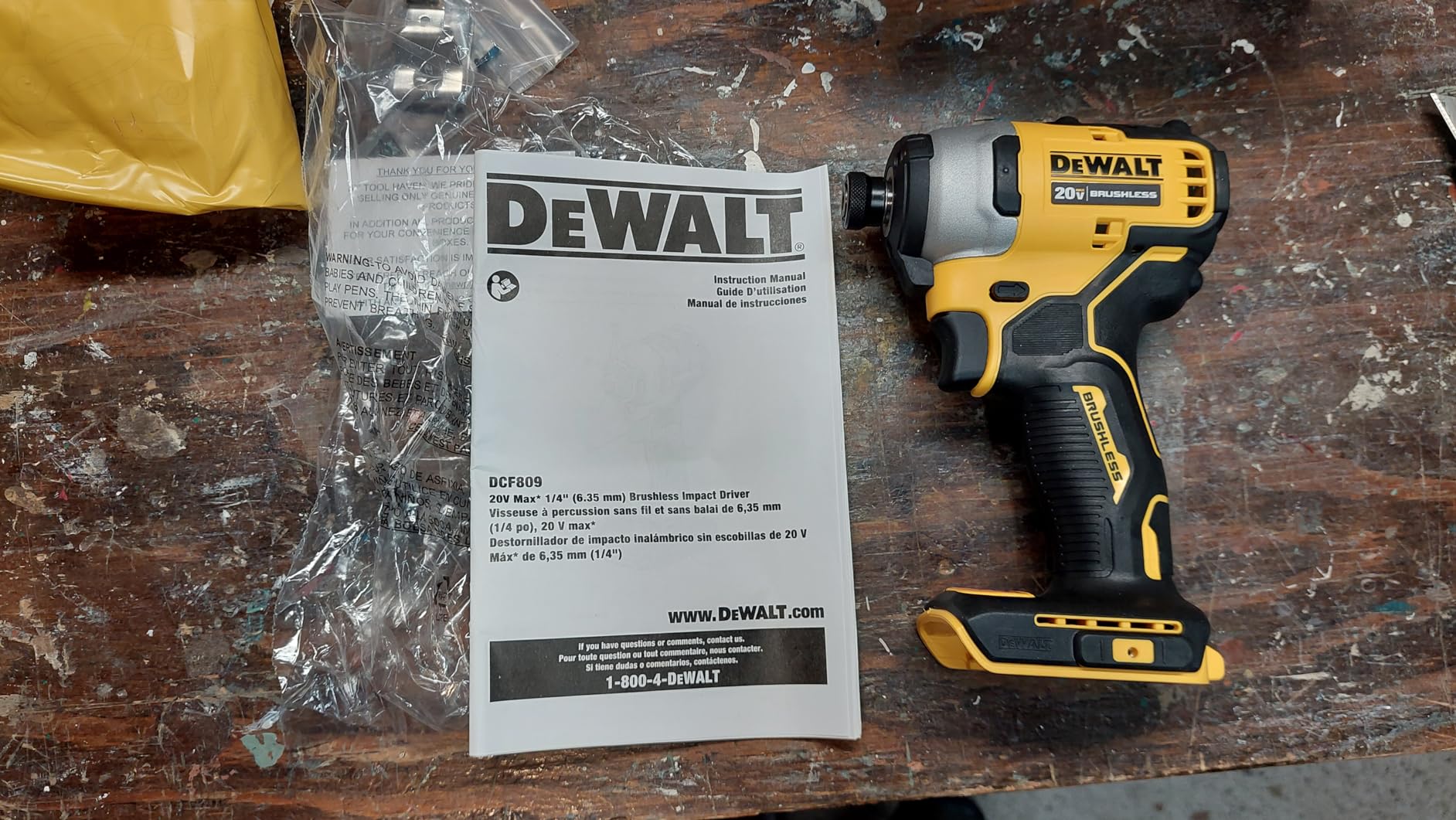 DEWALT ATOMIC 20V MAX* Impact Driver, Cordless, Compact, 1/4-Inch, Tool Only (DCF809B) customer photo 2