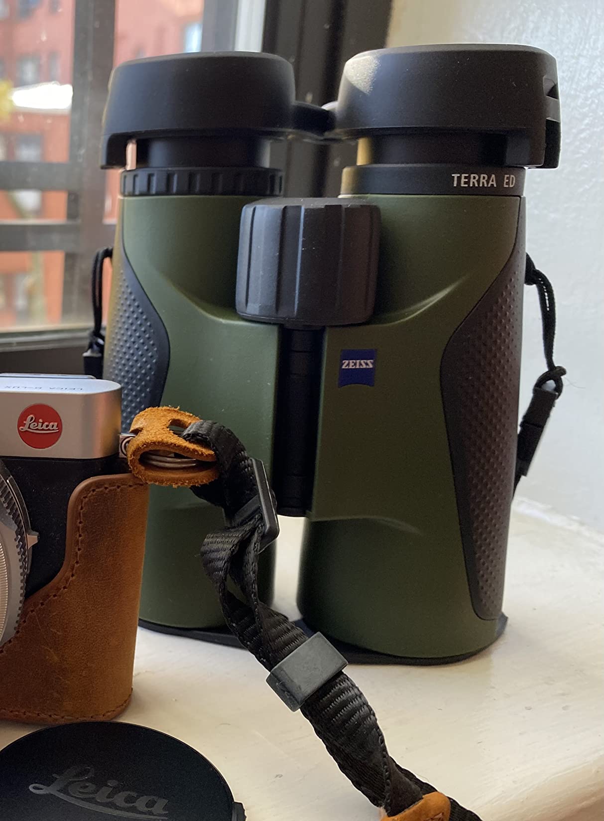 ZEISS Terra ED Binoculars 10x42 Compact Waterproof and Fast Focusing, Green customer photo 1