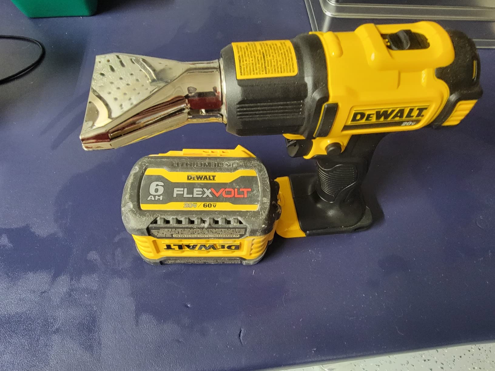 DEWALT 20V MAX Heat Gun, Cordless, Up to 990 Degrees, 42 Minutes of Run Time, LED Light, Heatgun with Flat and Hook Nozzle Attachments,Tool Only (DCE530B) customer photo 2