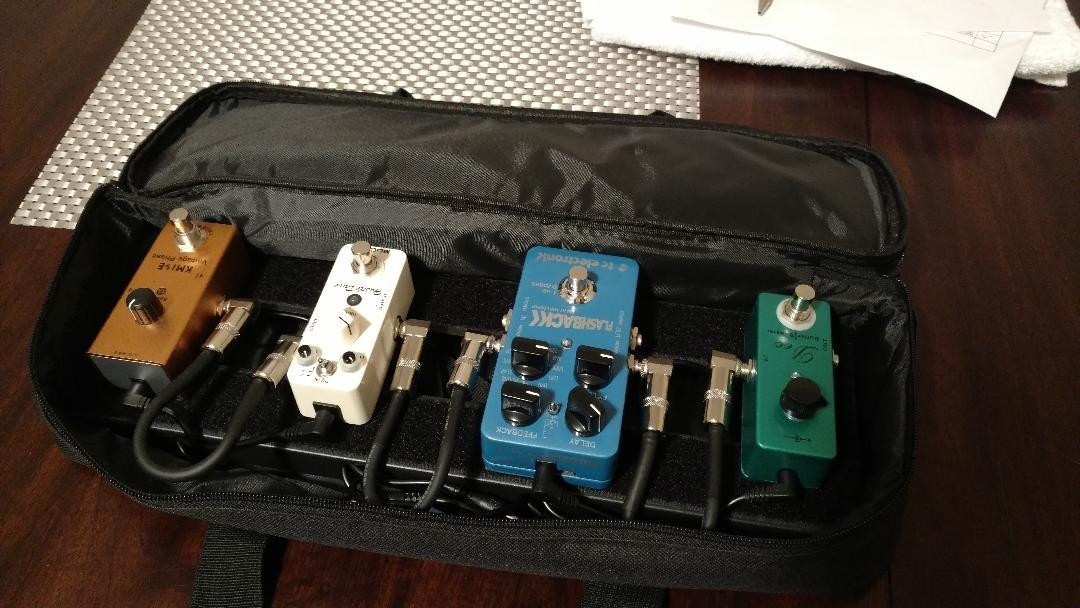GOKKO Small Guitar Pedal Board with Carry Bag 15.7