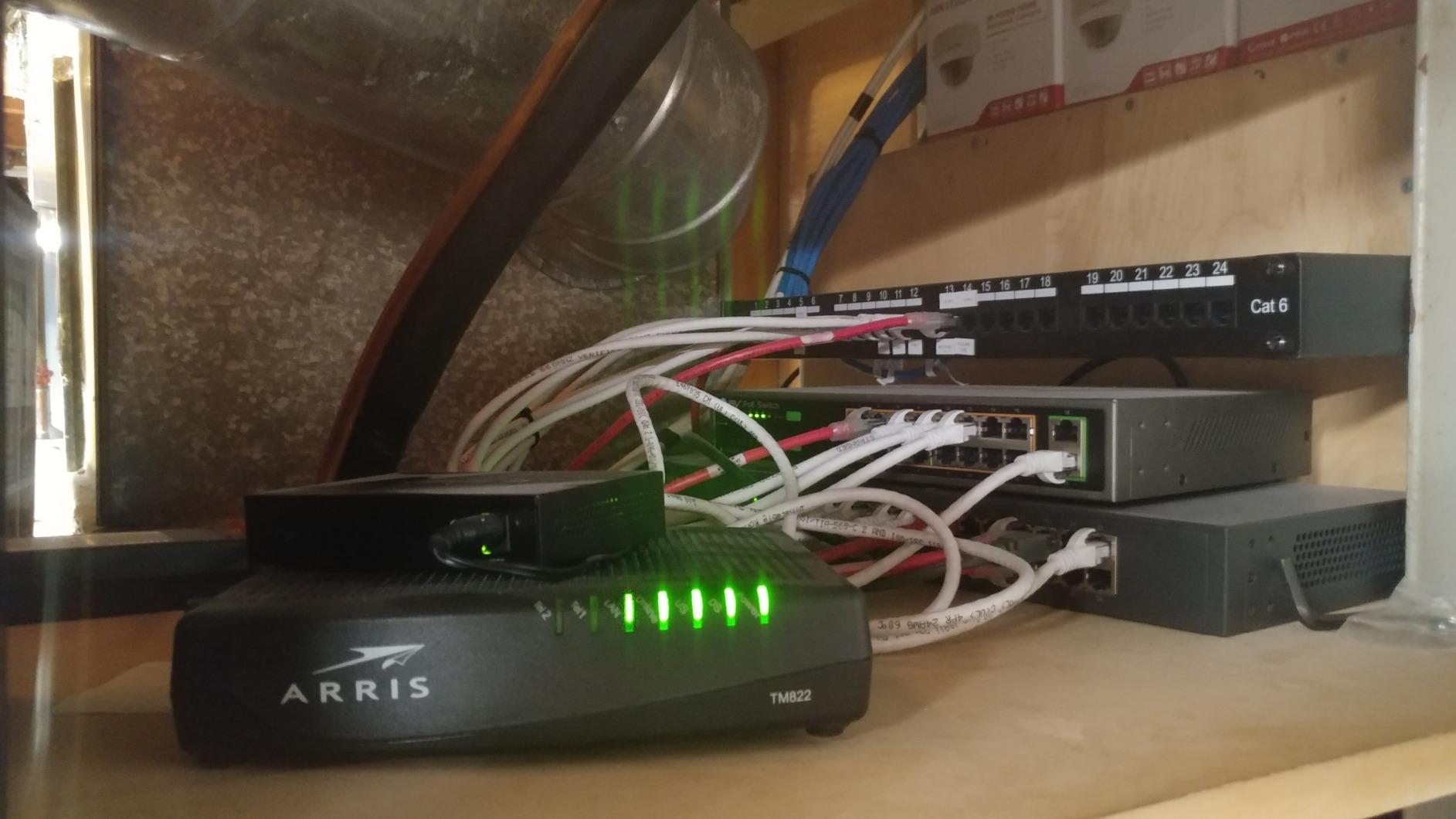 Ubiquiti UniFi AP, AC PRO, 3-Pack - UAP-AC-PRO-3(US) customer photo 2