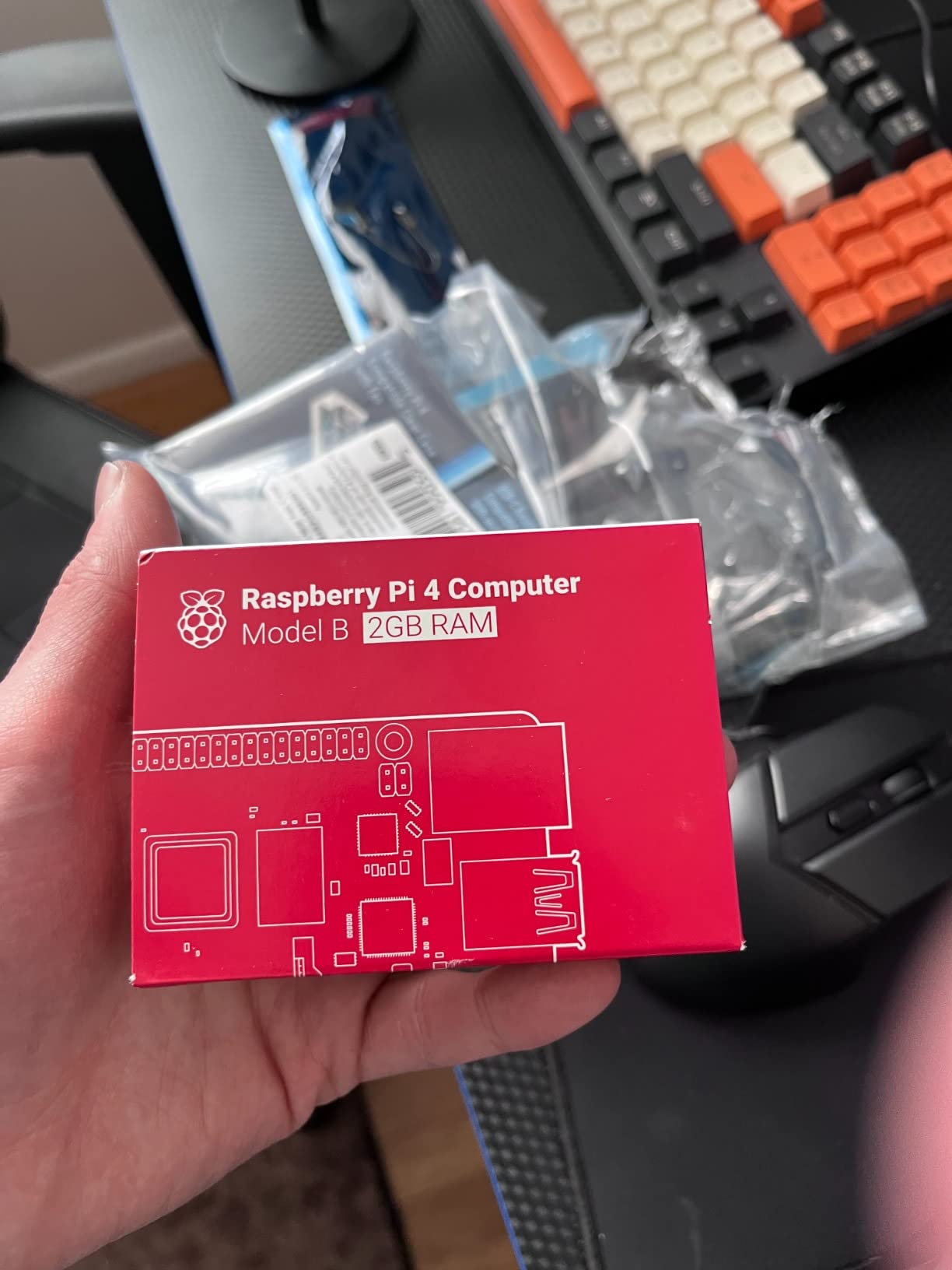 Vilros Basic Starter Kit for Raspberry Pi 4 with Fan Cooled ABS Case-Includes Raspberry Pi 4 Board and 7 Accessories (4GB, Clear Transparent Case) customer photo 1
