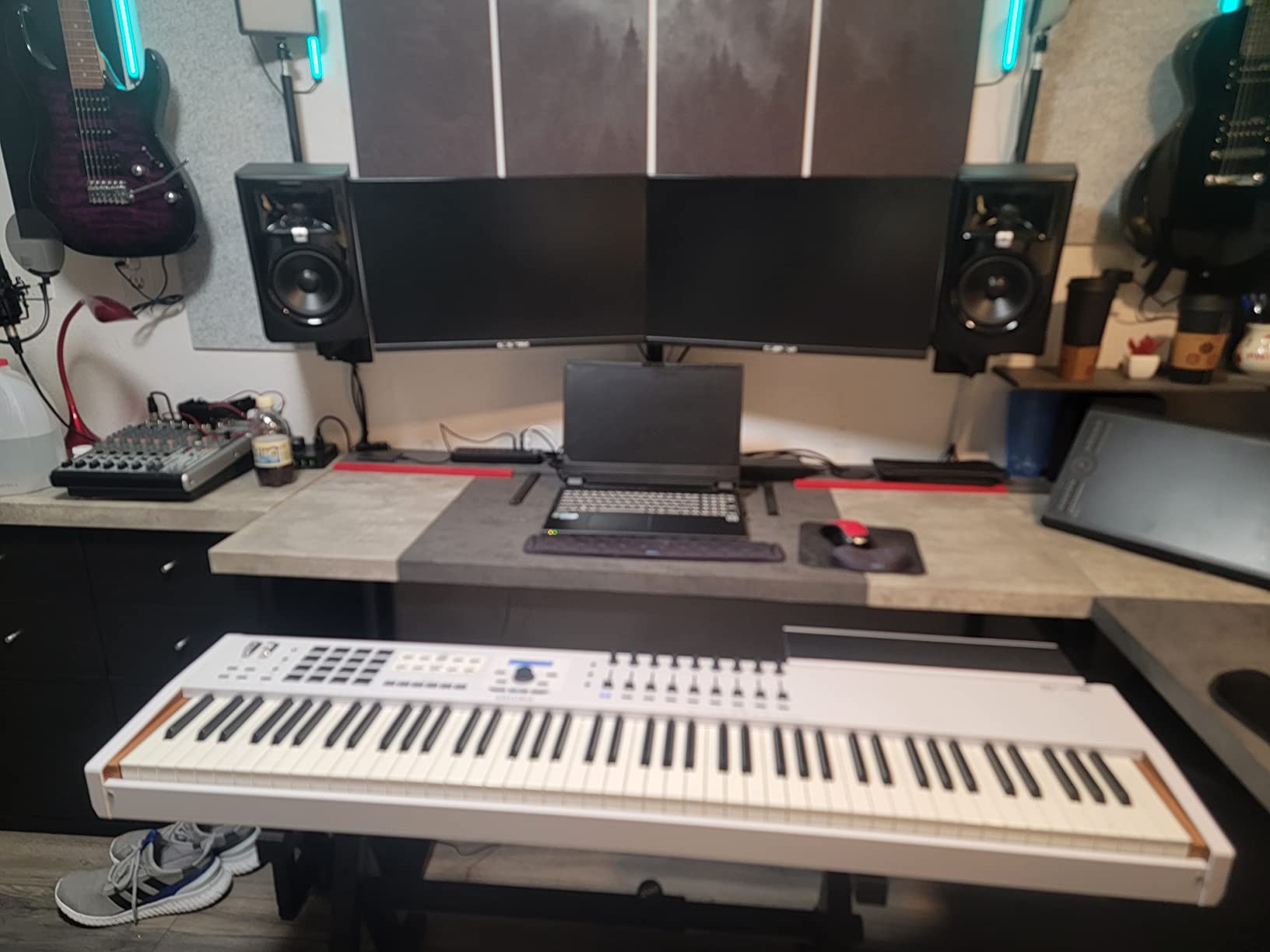 Arturia KeyLab 88 MkII 88 Key Weighted USB MIDI Keyboard Controller — Aftertouch, Velocity Sensitive, Hammer-Action, Piano Feel, With 16 Drum Pads, 9 Faders, 9 Knobs and Analog Lab V Software Included customer photo 2