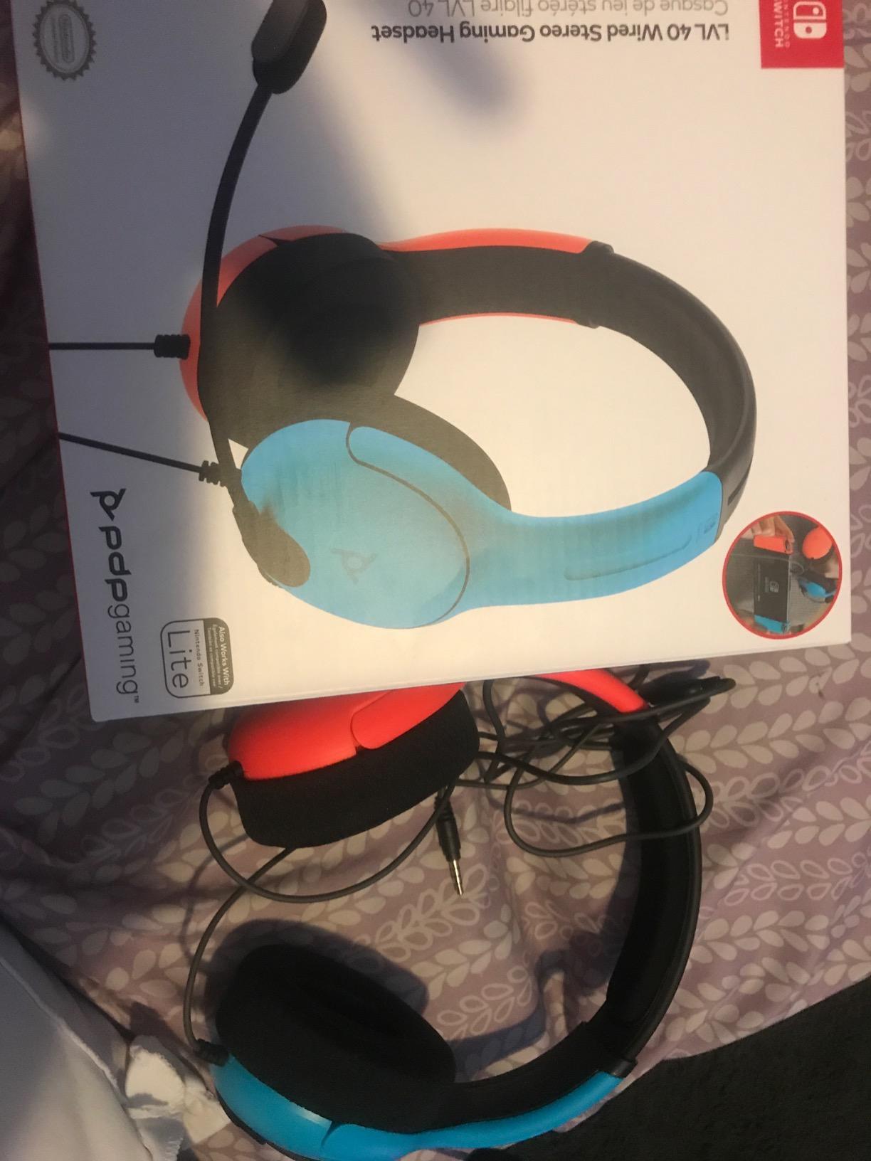 PDP Gaming LVL40 Airlite Stereo Headset for Nintendo Switch/Lite/OLED - Wired Power Noise Cancelling Microphone, Lightweight Soft Comfort On Ear Headphones (Mario Neon - Red & Blue) customer photo 2
