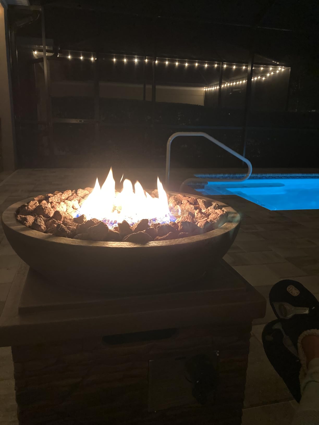 SUNBURY Outdoor Propane Fire Pit, Gas Fire Pit for Outside Patio, Stone Outdoor Fire Table Fire Column 40,000 BTU Propane Fire Tables Firepit Table w Lava Rocks, CSA Certified, Waterproof Cover customer photo 2