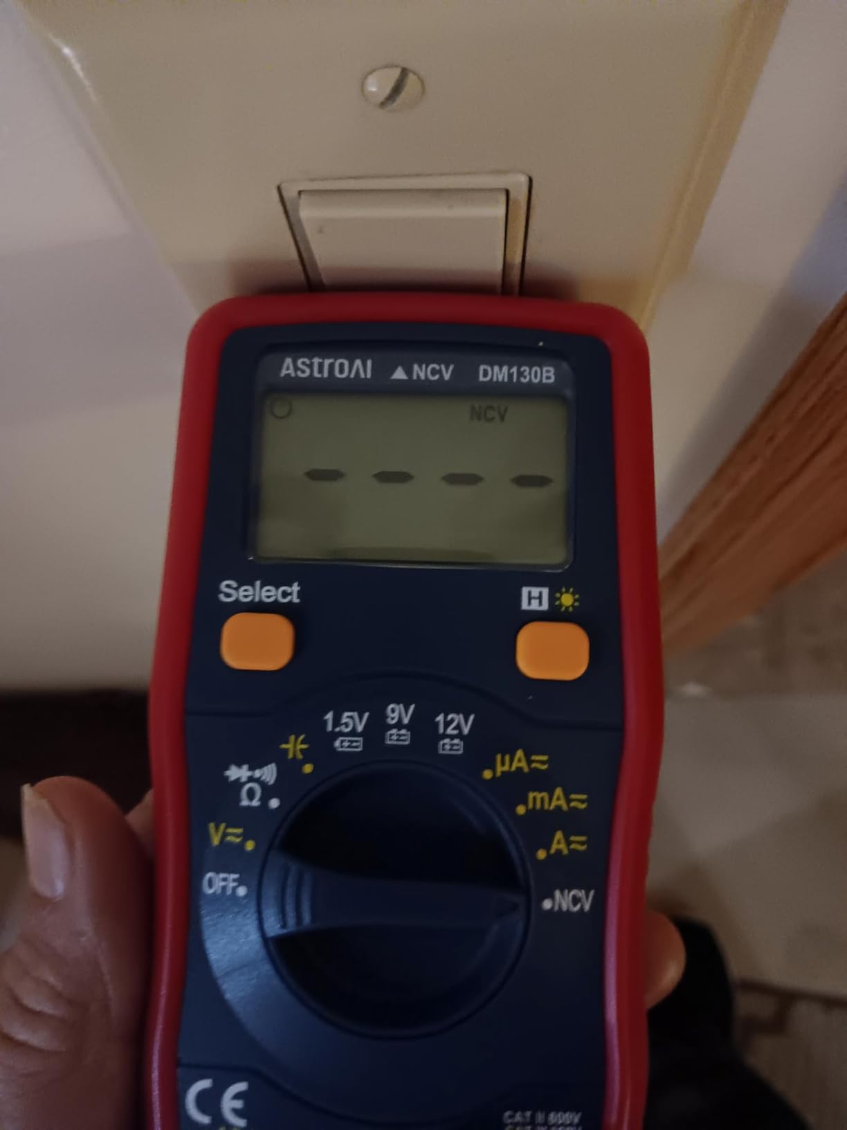 AstroAI DM130B Multimeter, 4000 Counts, Auto-Ranging, Capacitance Testing customer photo 1